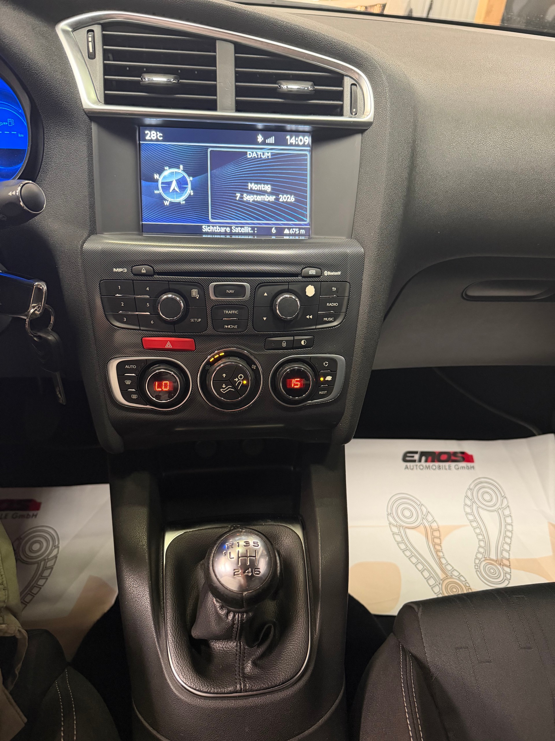 CITROEN C4 Berline 1.2 THP SST-image-11