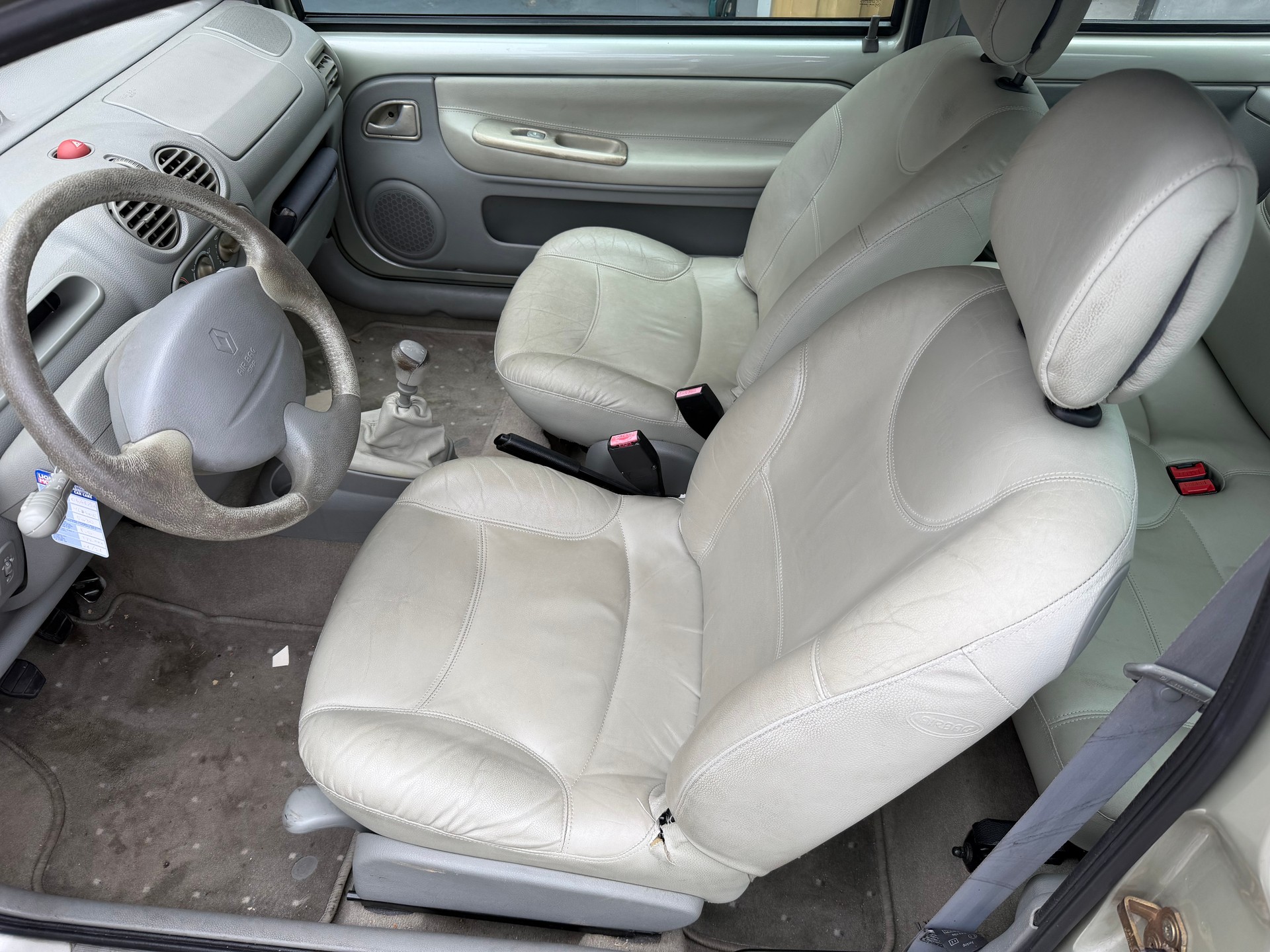 RENAULT Twingo 1.2 16V initiale Advantage-image-9