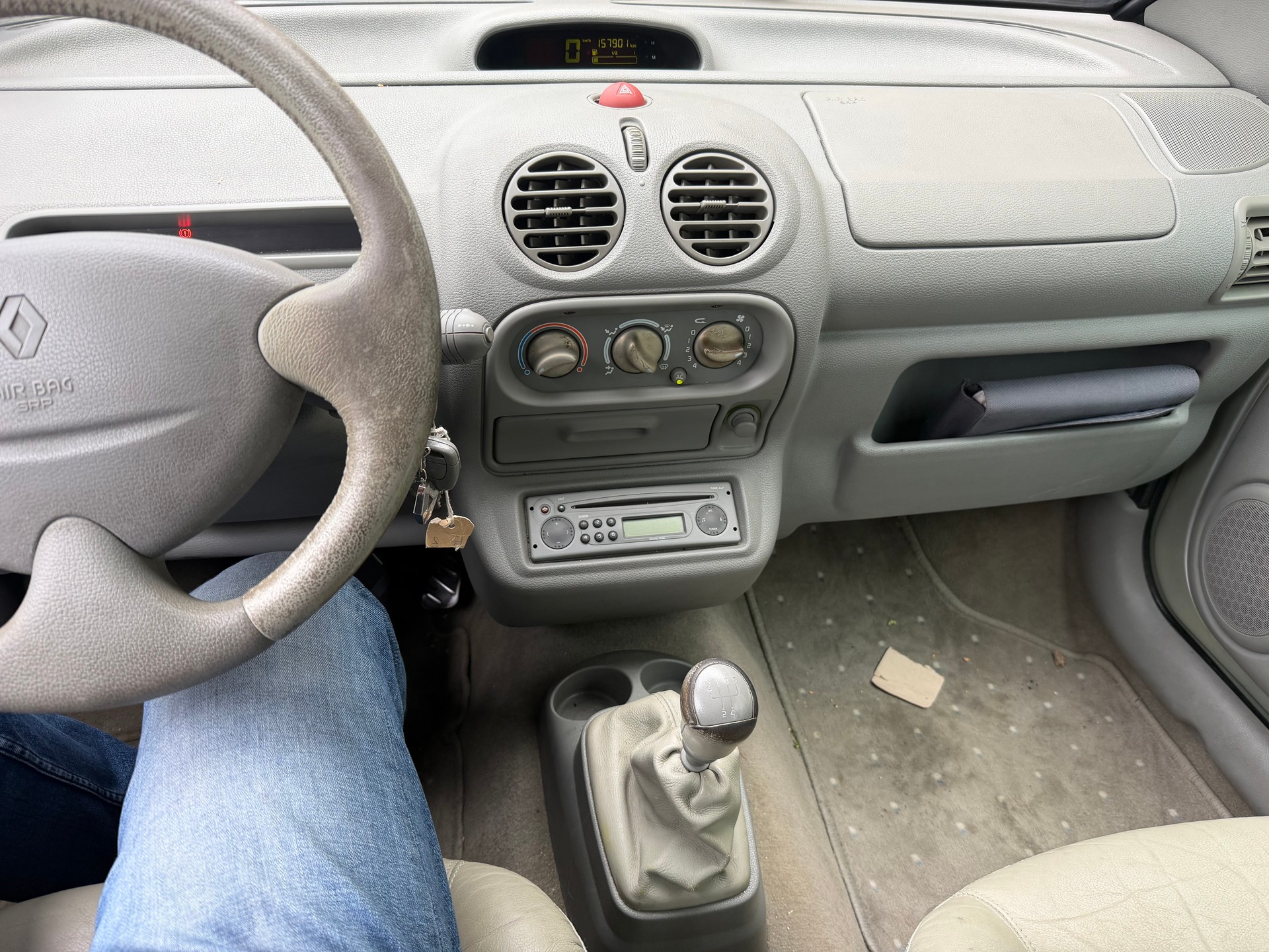 RENAULT Twingo 1.2 16V initiale Advantage-image-12