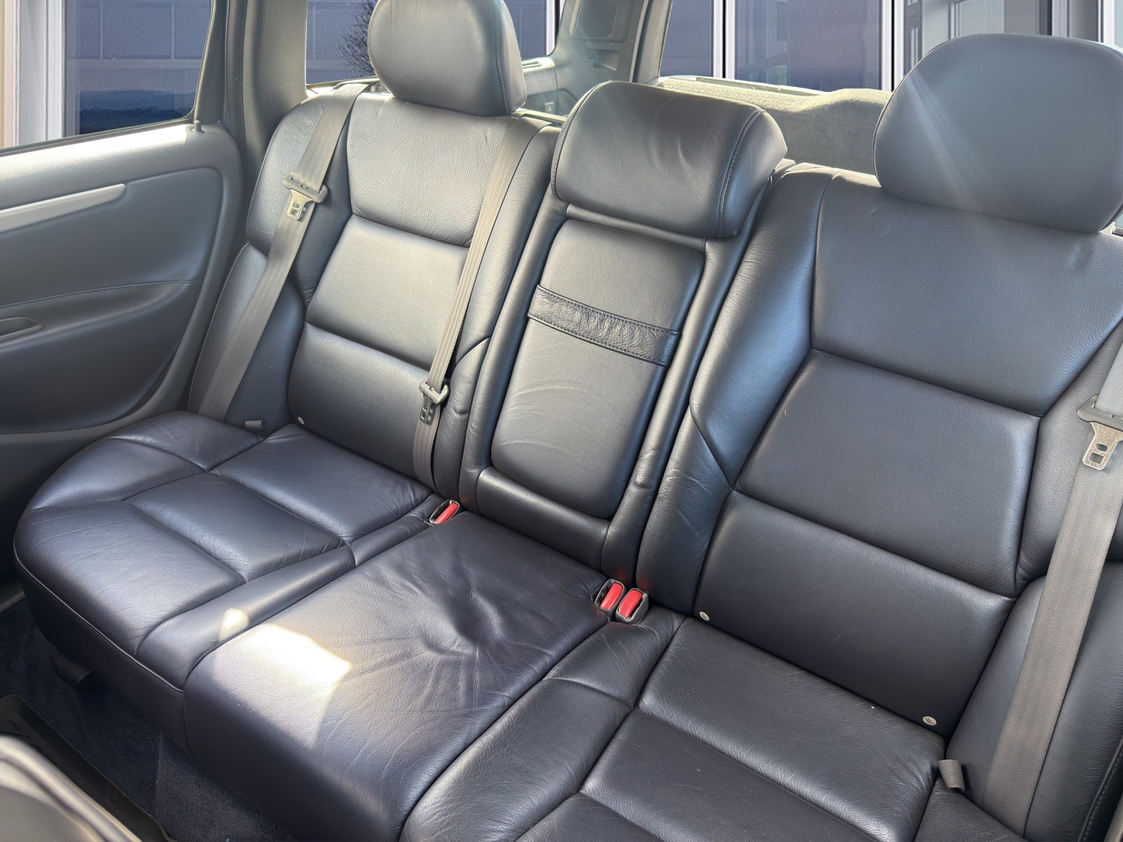 VOLVO V70 R 2.5 20V T 300 AWD-image-9