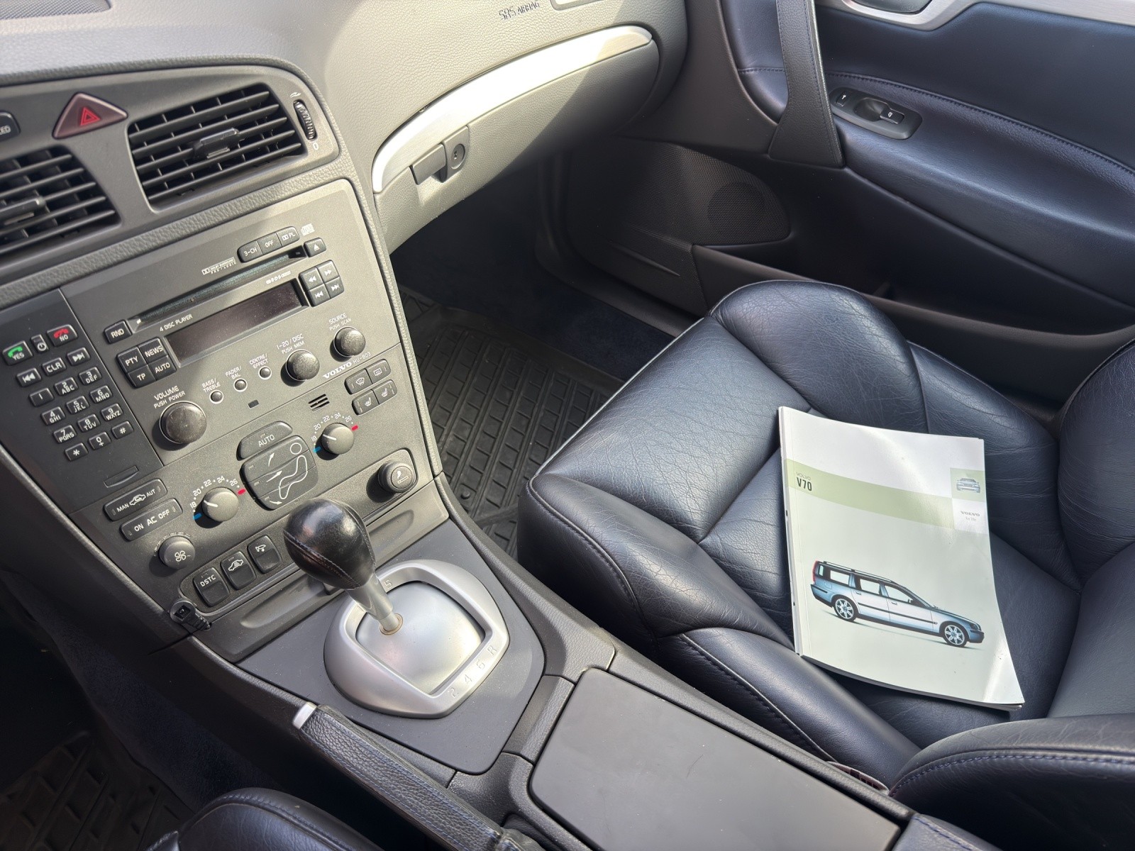 VOLVO V70 R 2.5 20V T 300 AWD-image-10