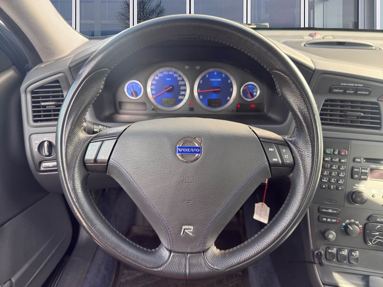 VOLVO V70 R 2.5 20V T 300 AWD-image-12
