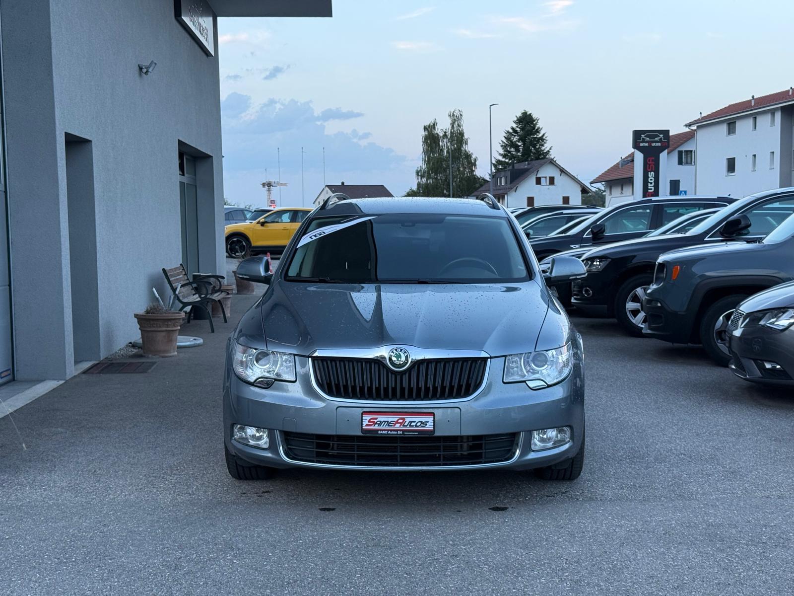 SKODA Superb Combi 2.0 TDi Ambition DSG-image-5