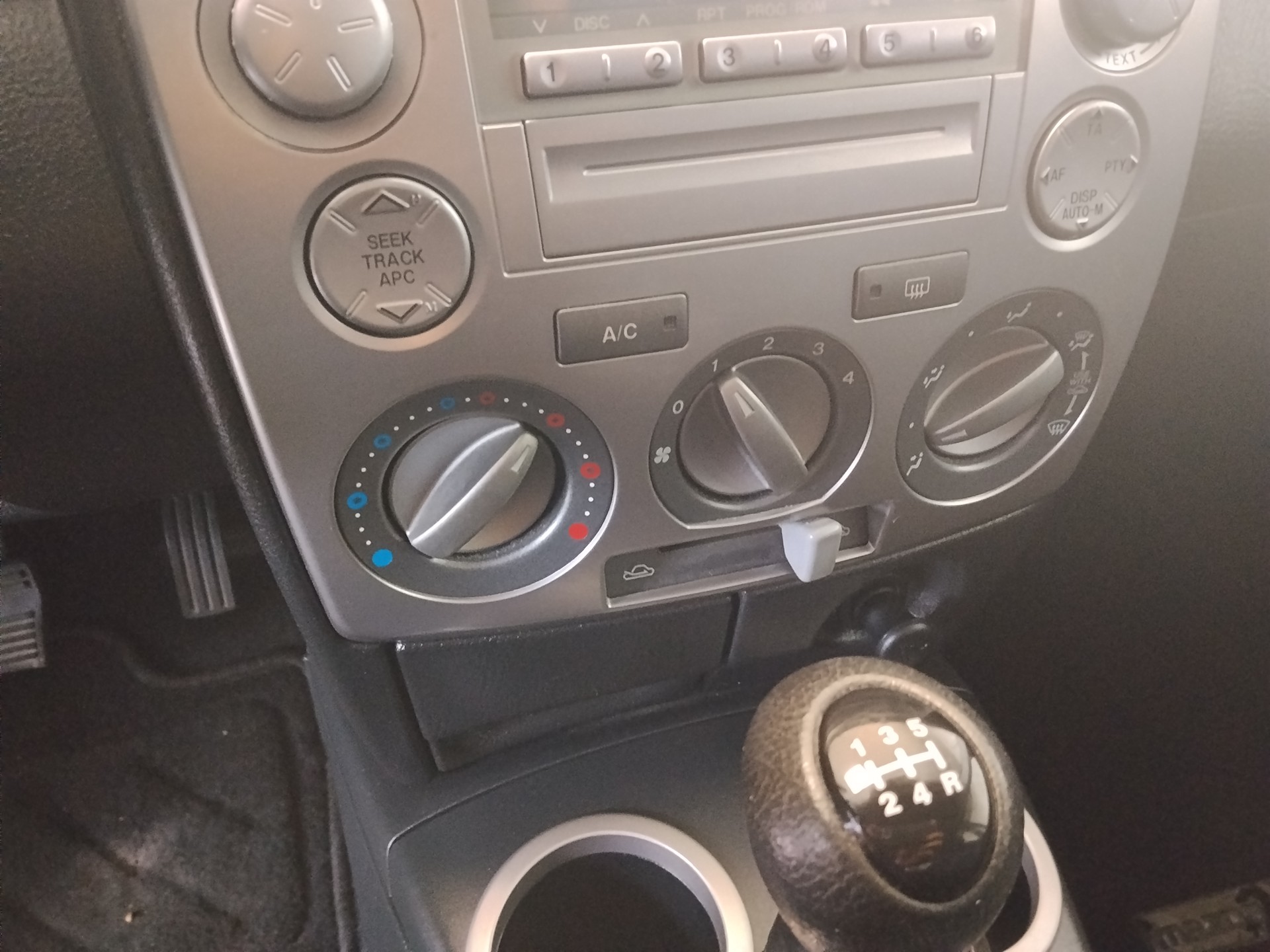 MAZDA 2 1.4i 16V Exclusive-image-9