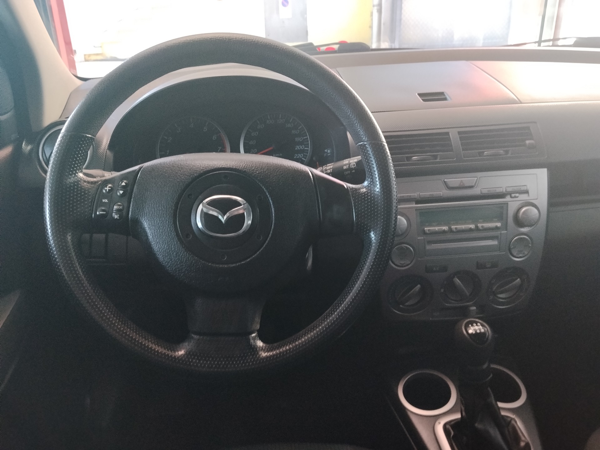 MAZDA 2 1.4i 16V Exclusive-image-8