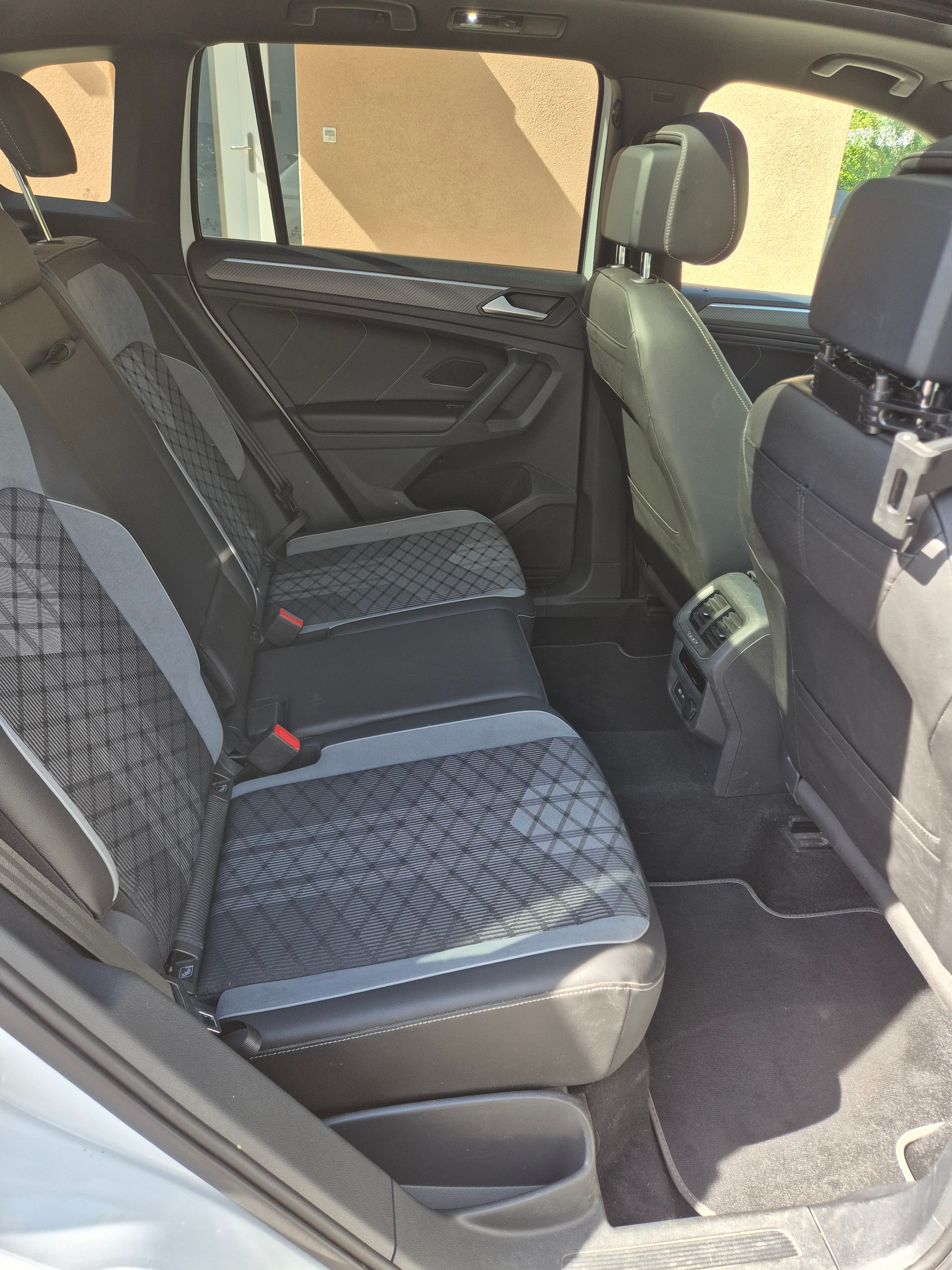 VW Tiguan 2.0TSI R-Line 4Motion DSG-image-7
