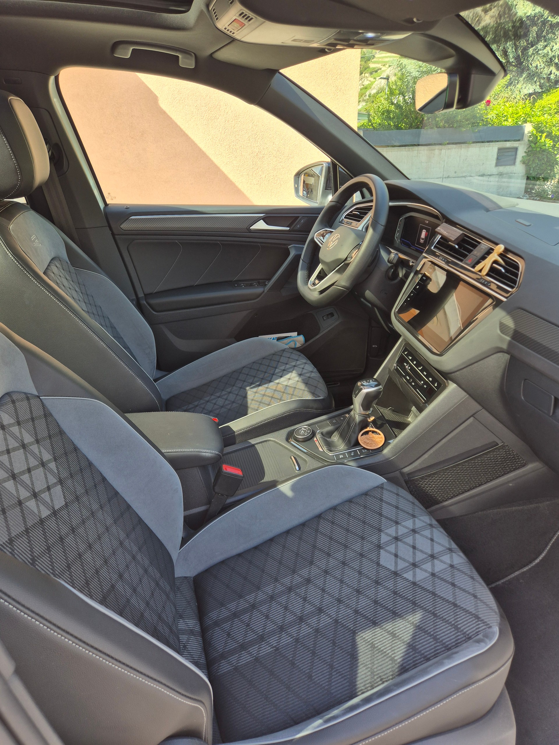 VW Tiguan 2.0TSI R-Line 4Motion DSG-image-8