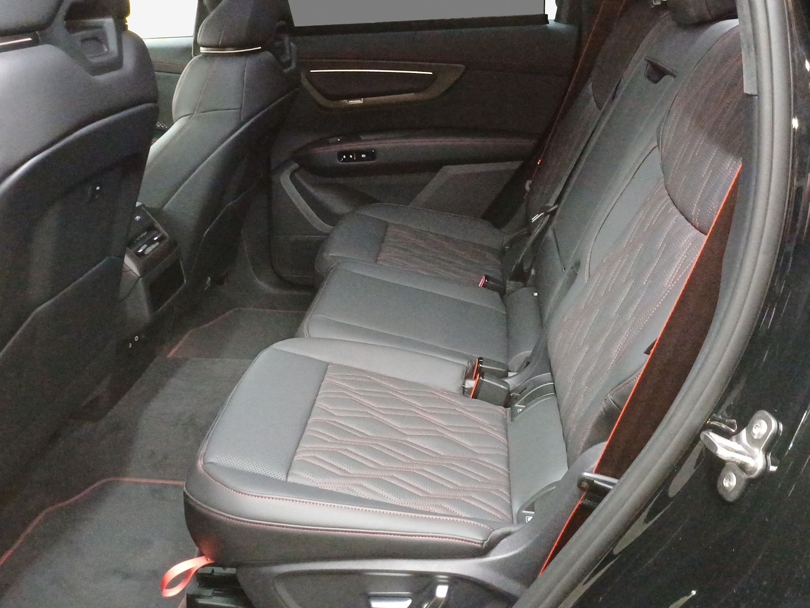 AUDI Q7 SUV TDI quattro 220 kW-image-11