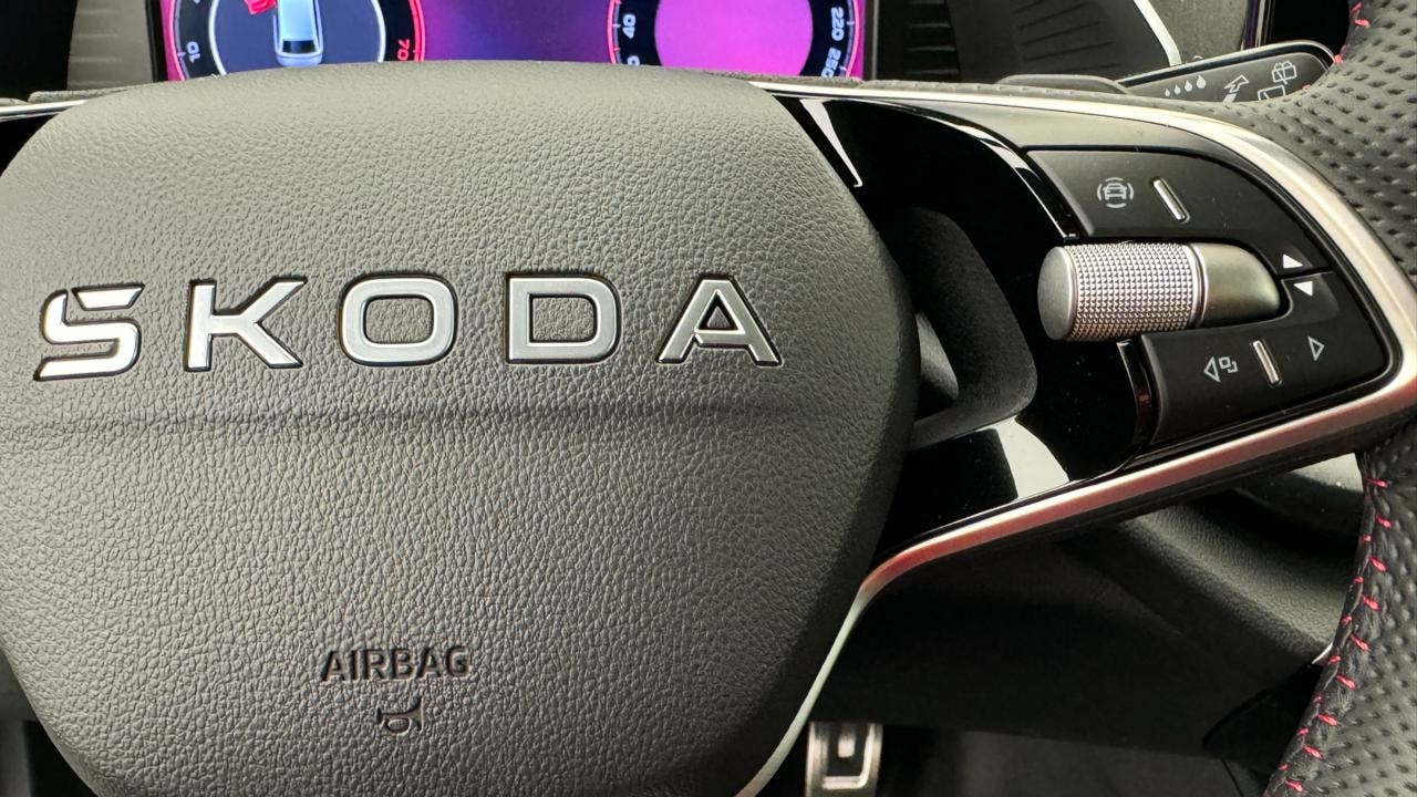 SKODA Octavia Combi 2.0 TSI DSG RS-image-9