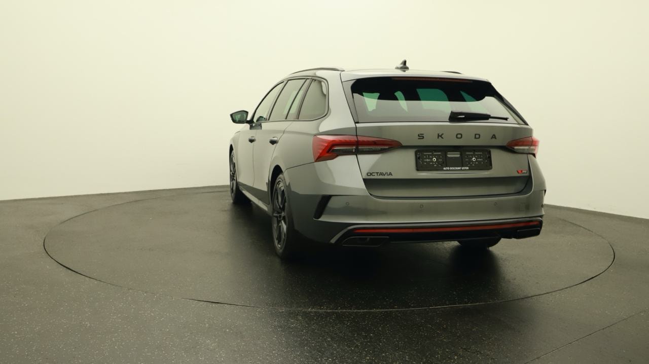SKODA Octavia Combi 2.0 TSI DSG RS-image-3