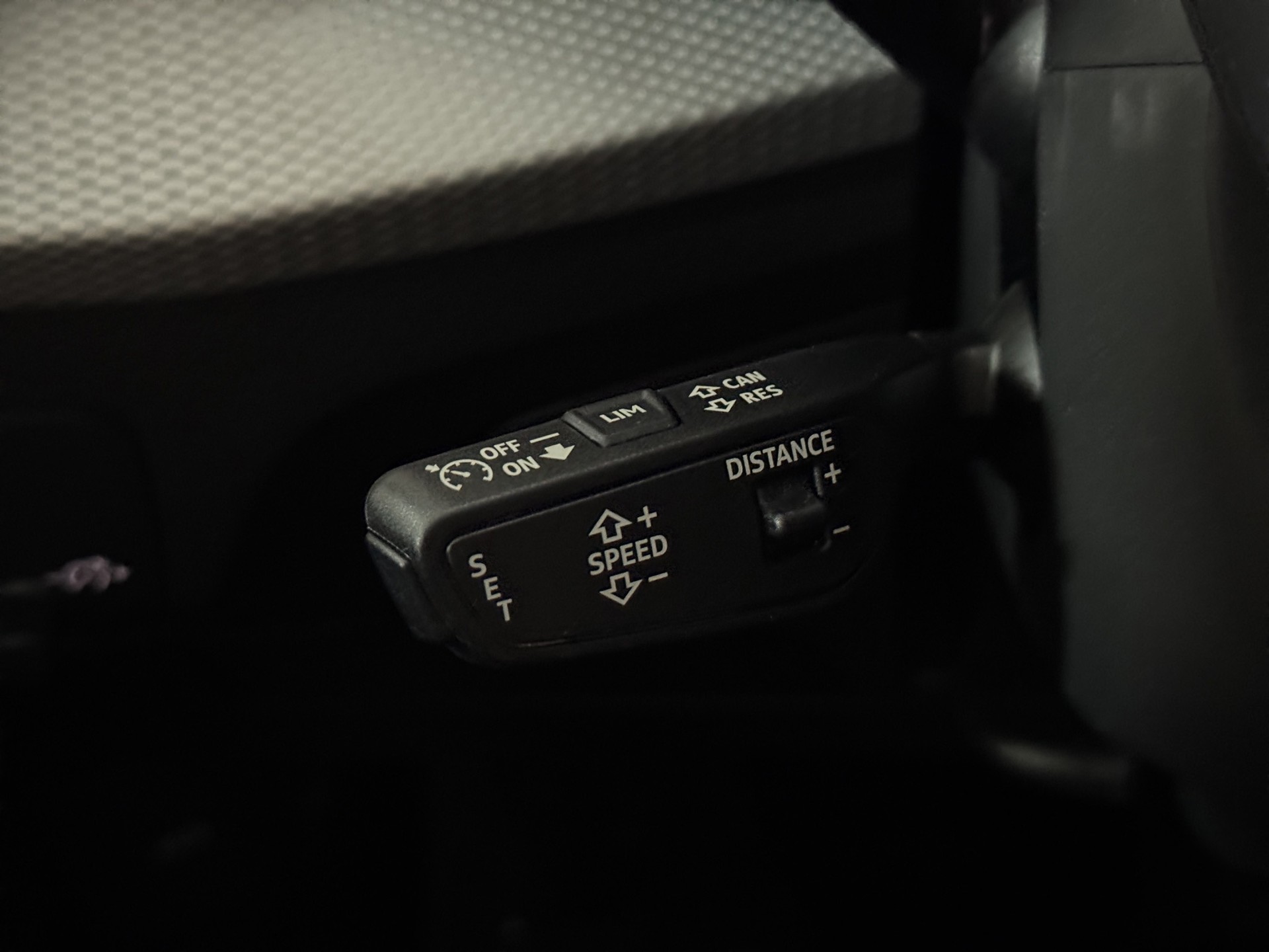 AUDI Q2 35 TFSI S line Business Edition S-tronic "Leder-Navi-Virtual Cockpit-RF.-Kamera"-image-14