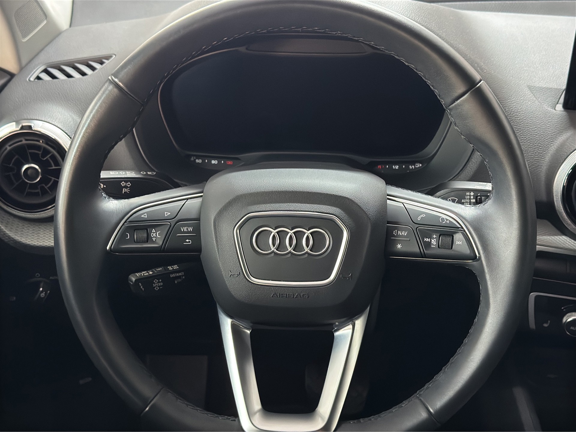 AUDI Q2 35 TFSI S line Business Edition S-tronic "Leder-Navi-Virtual Cockpit-RF.-Kamera"-image-12