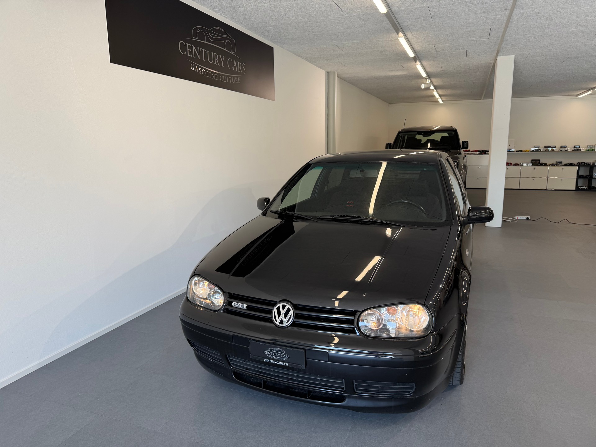 VW Golf 1.8 T GTI 25 Years-image-12