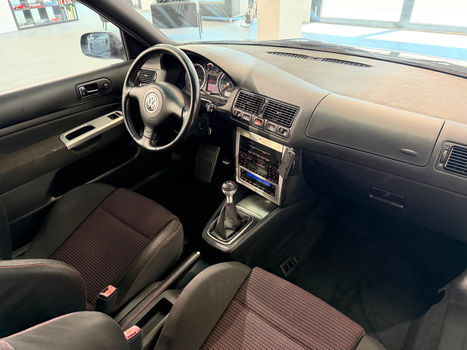 VW Golf 1.8 T GTI 25 Years-image-5