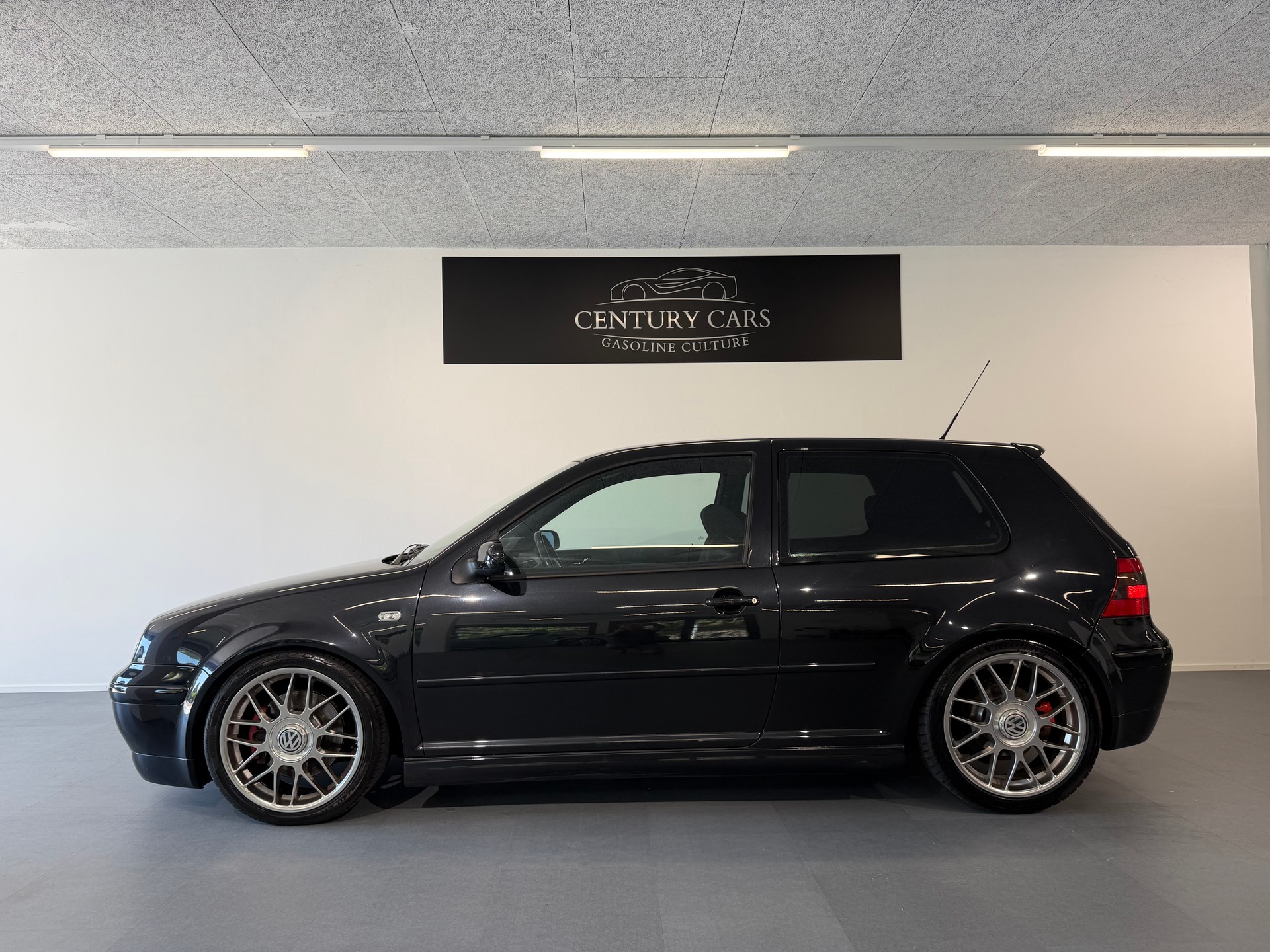 VW Golf 1.8 T GTI 25 Years-image-17