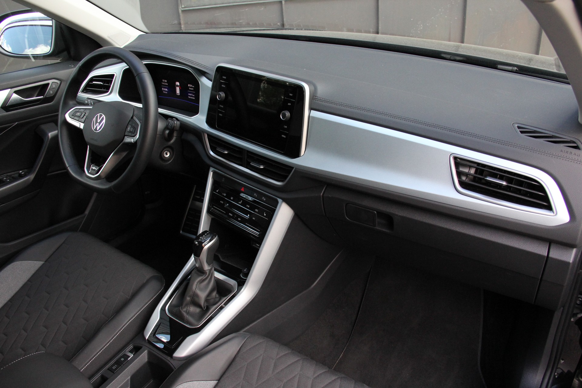 VW T-Roc 2.0 TDI SCR Goal DSG ***ANHÄNGERKUPPLUNG***-image-9