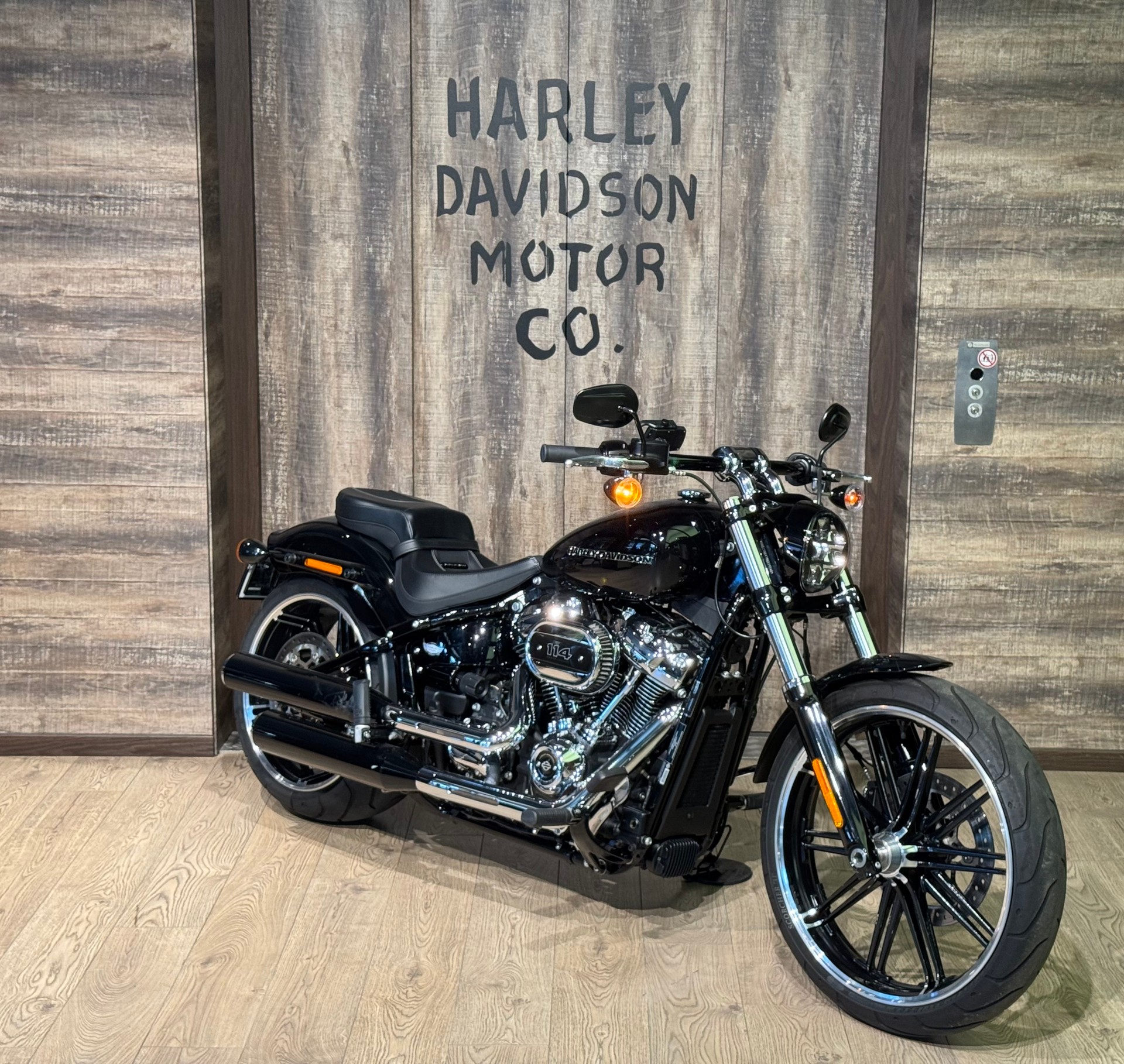 HARLEY-DAVIDSON FXBRS Breakout 114-showroom-element-2