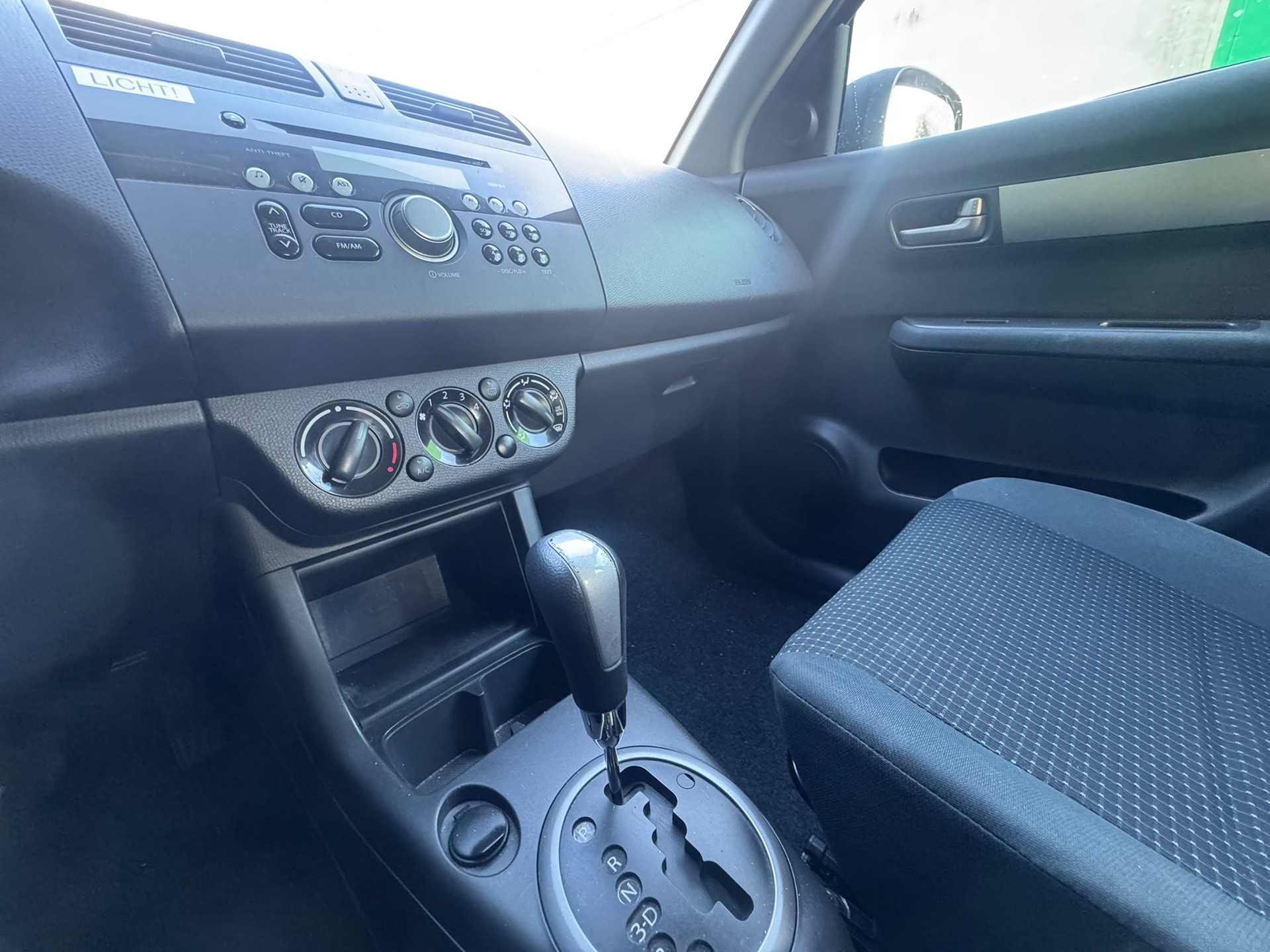 SUZUKI Swift 1.5i 16V VVT GL Top-image-24