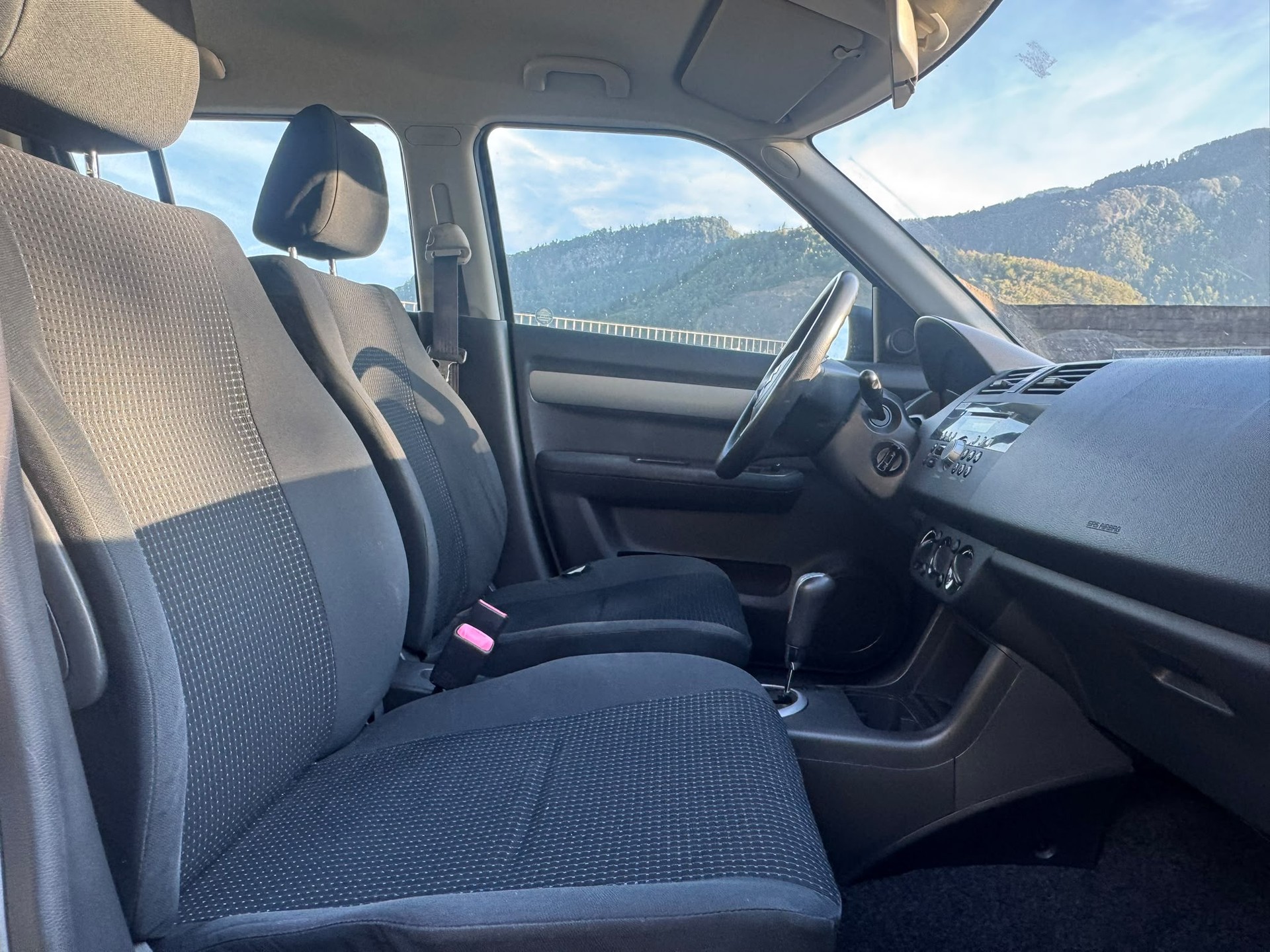 SUZUKI Swift 1.5i 16V VVT GL Top-image-16