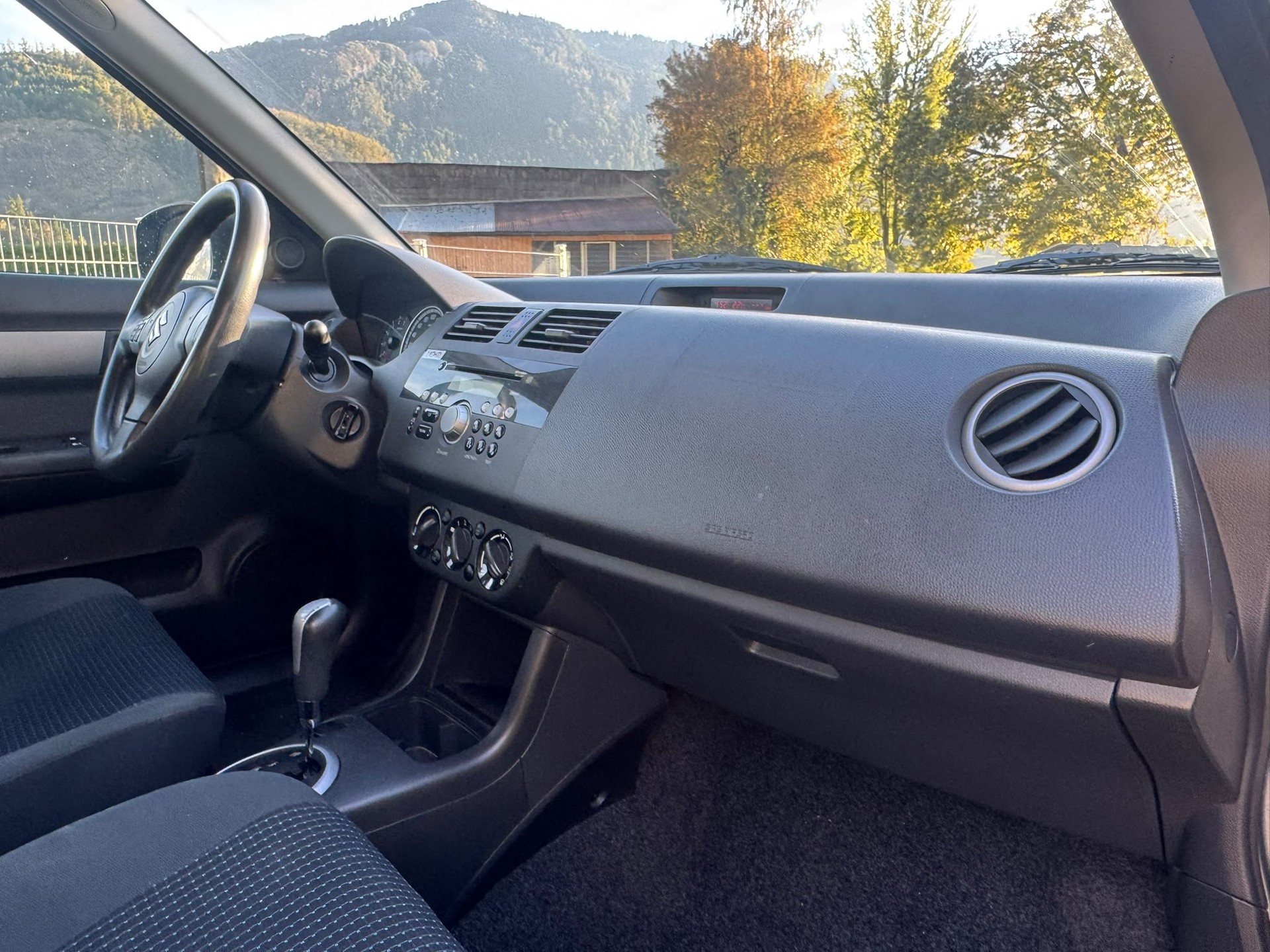 SUZUKI Swift 1.5i 16V VVT GL Top-image-19