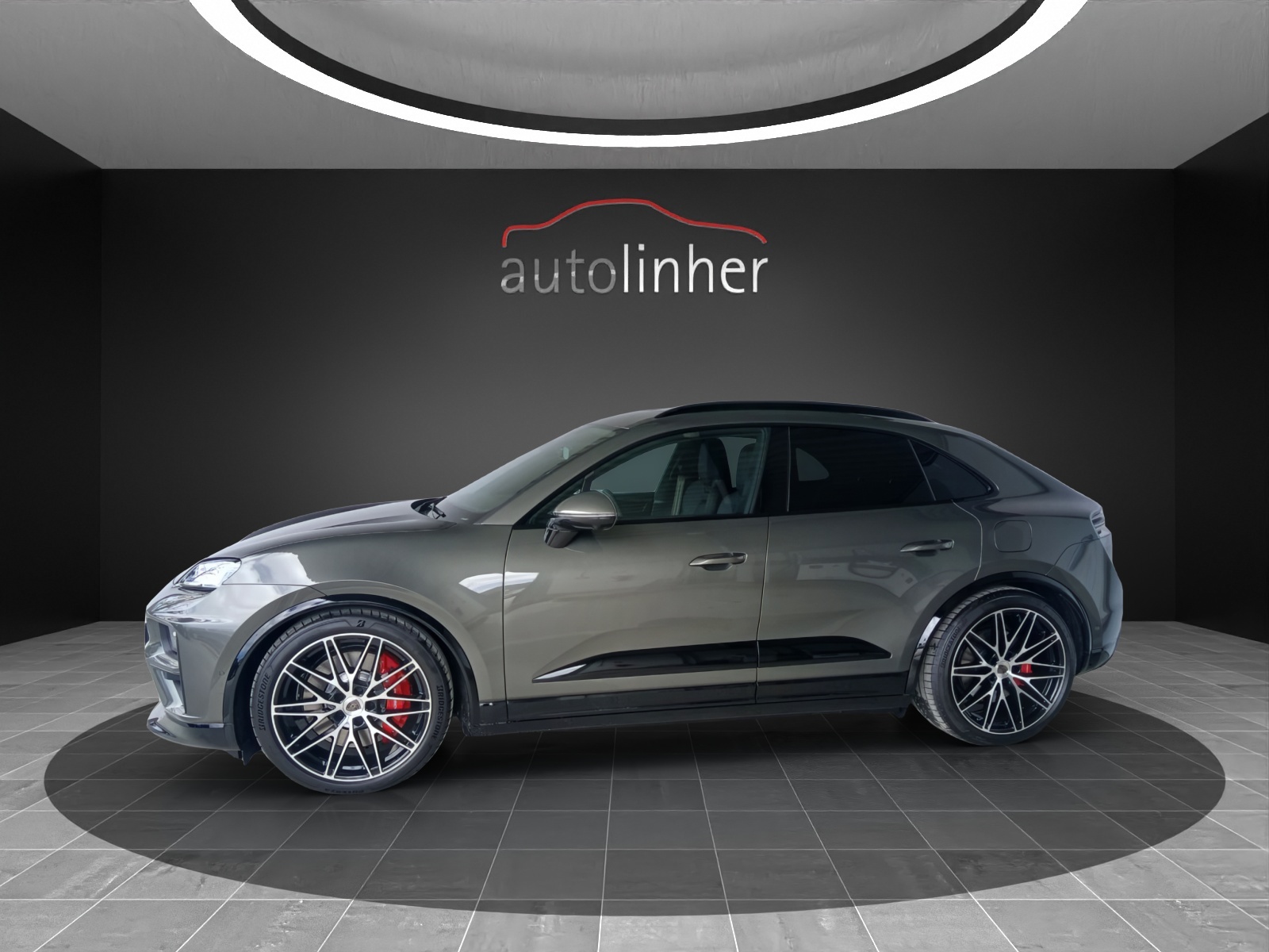 PORSCHE Macan Turbo 100kWh-showroom-element-1