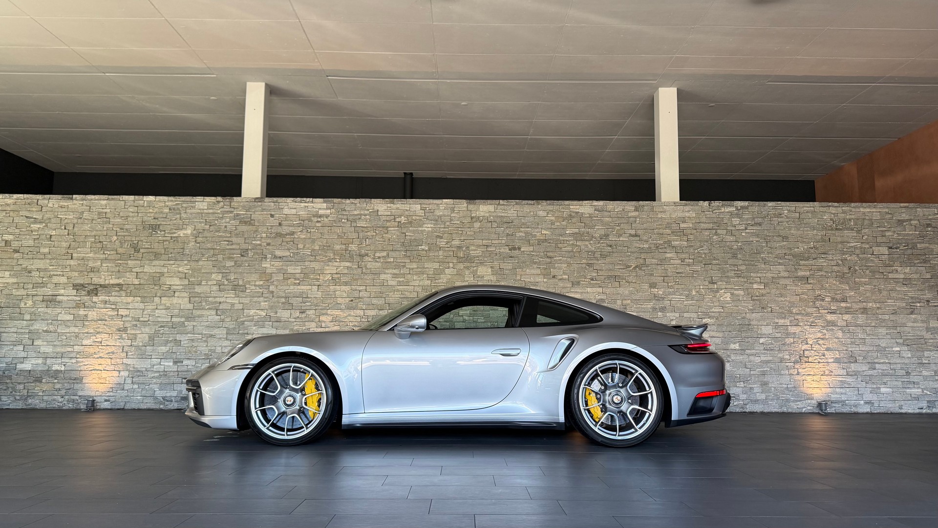 PORSCHE 911 Turbo S PDK (992.1)-image-4
