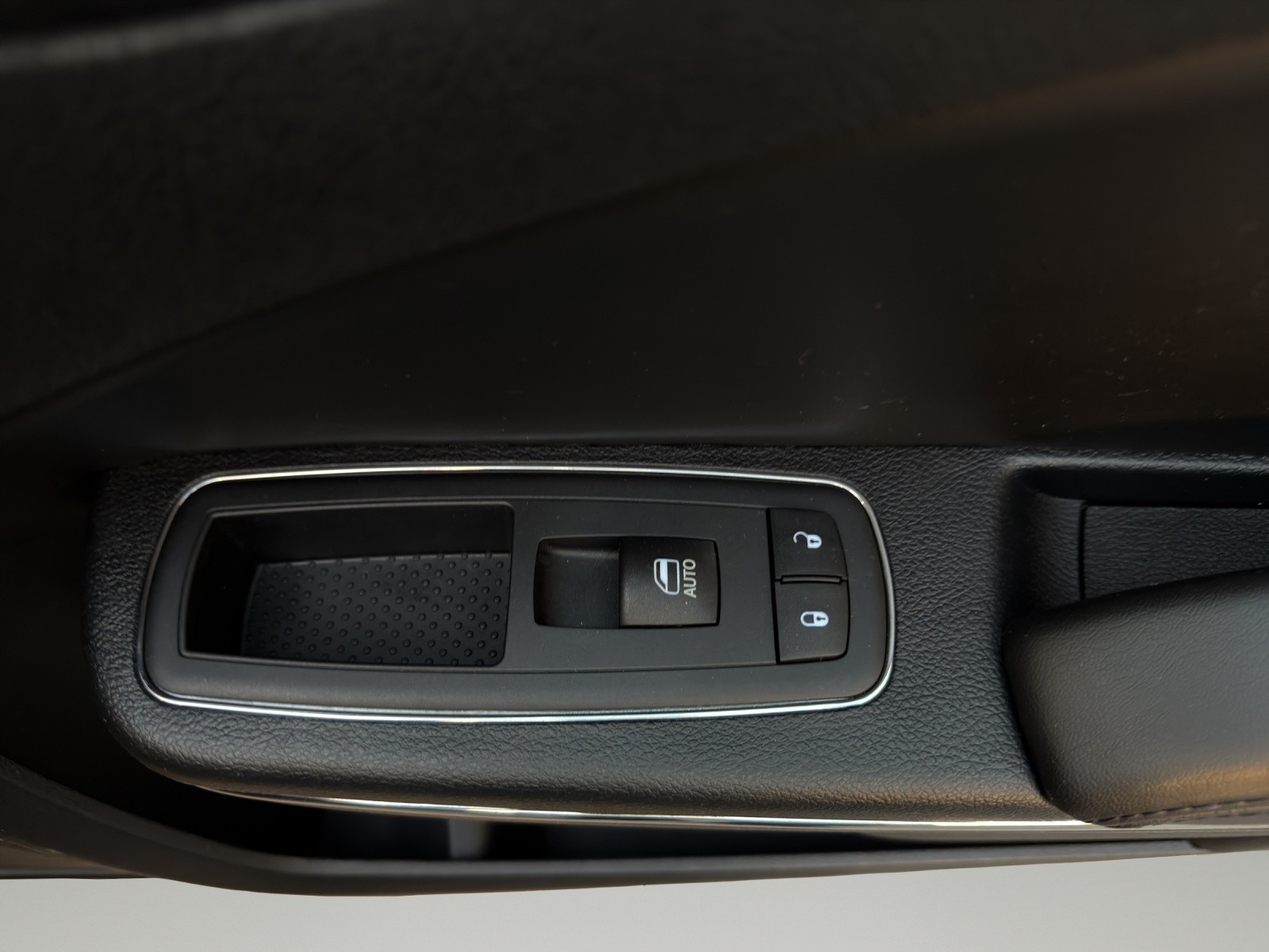 DODGE Charger-image-16