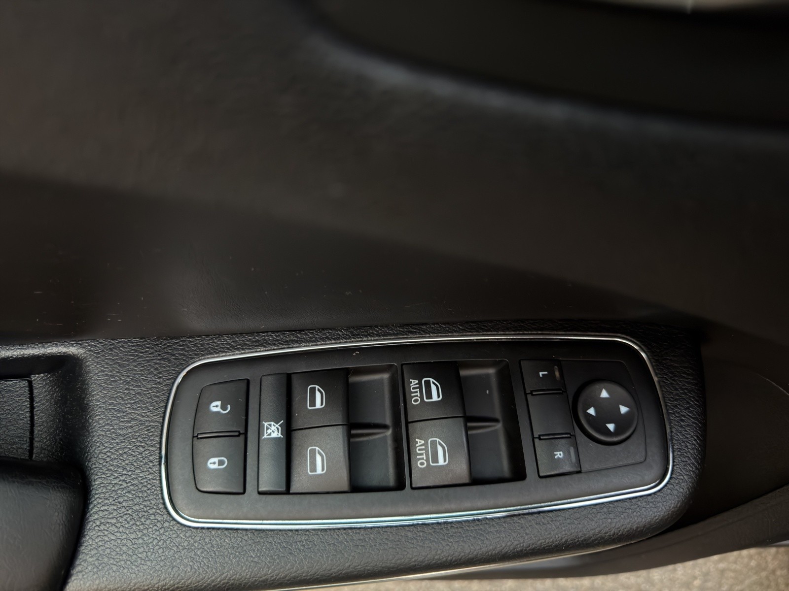 DODGE Charger-image-9