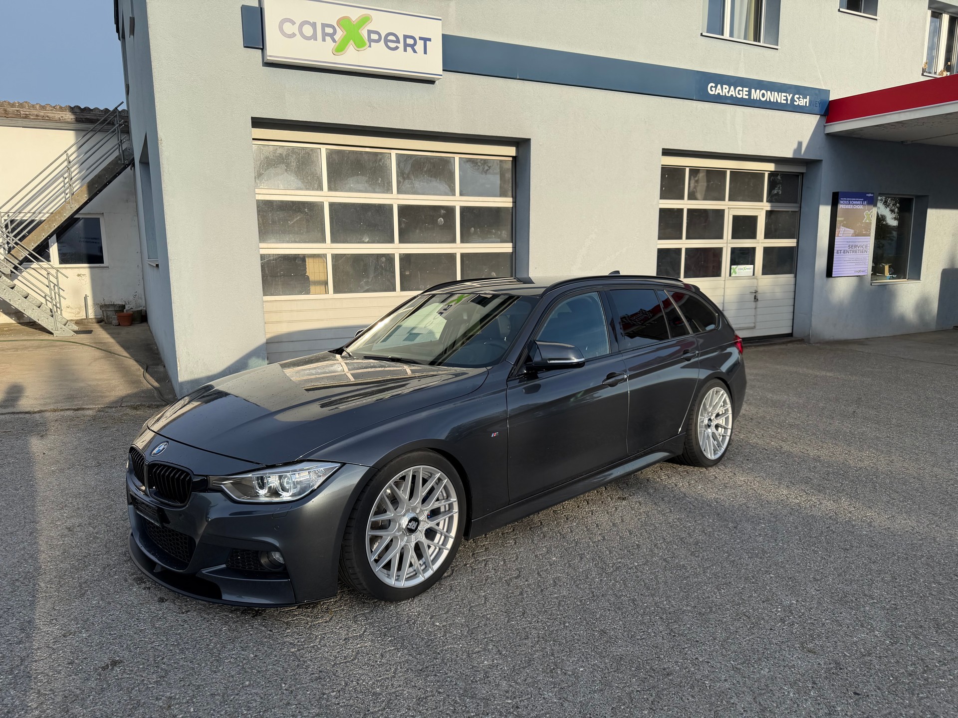 BMW 335i xDrive Touring Sport Line Steptronic-image-0
