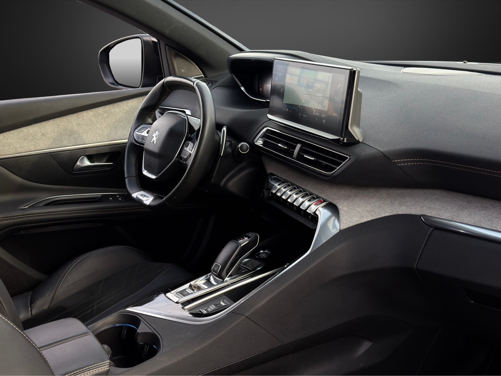 PEUGEOT 3008 1.5 BlueHDi GT Pack EAT8-image-9