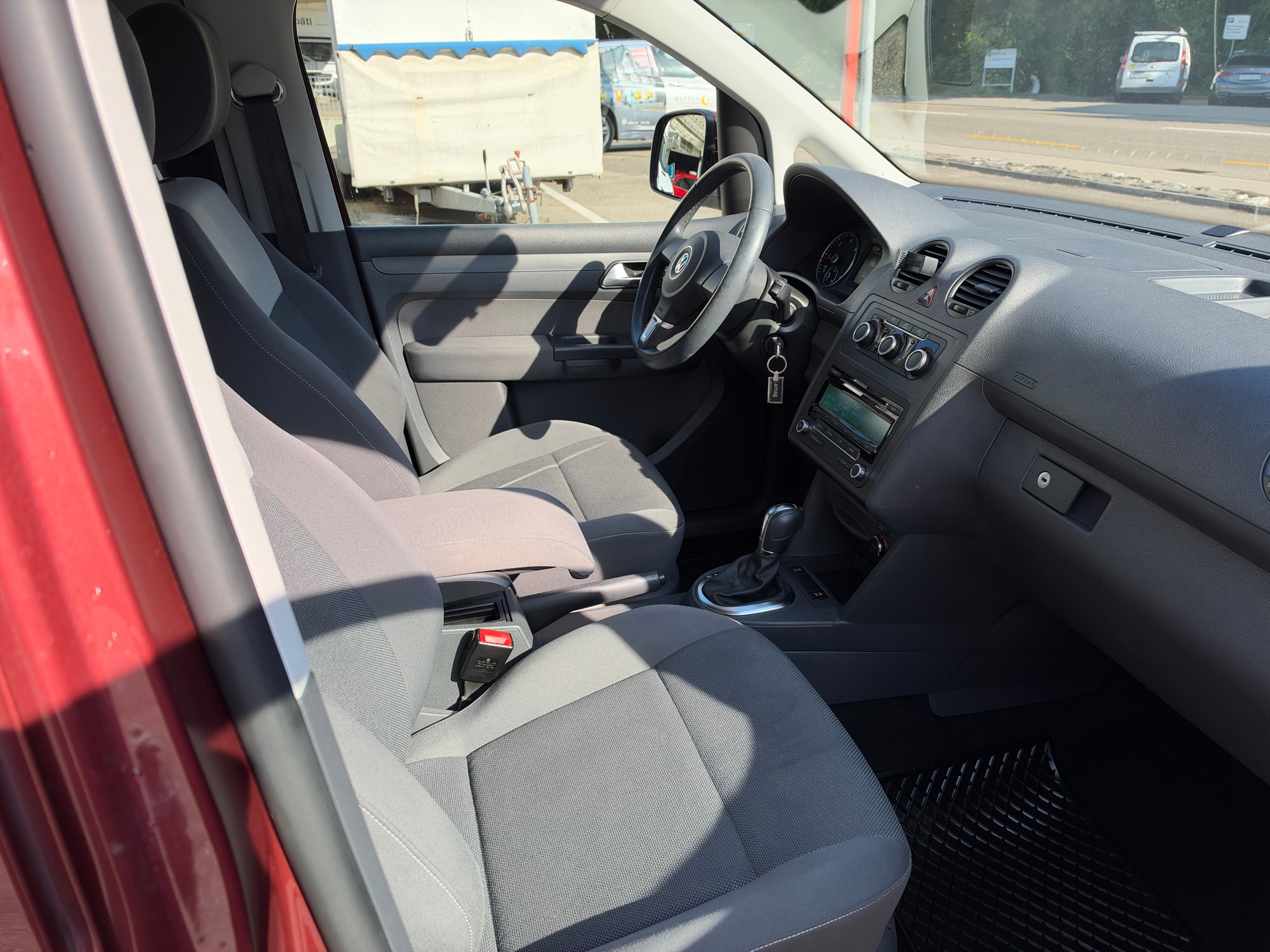 VW Caddy 1.6 TDI Blue Motion Technology Trendline DSG-image-9