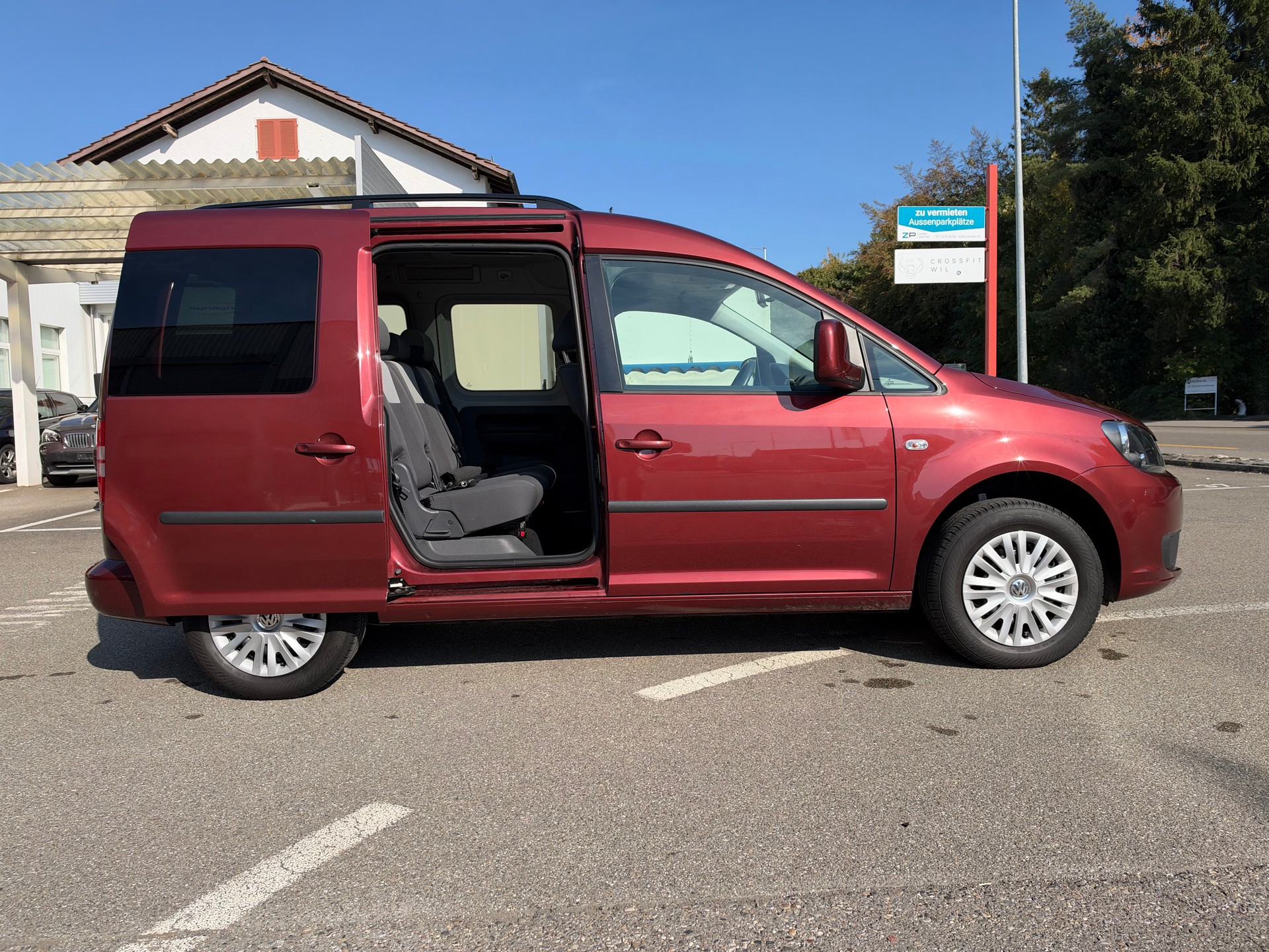 VW Caddy 1.6 TDI Blue Motion Technology Trendline DSG-image-5