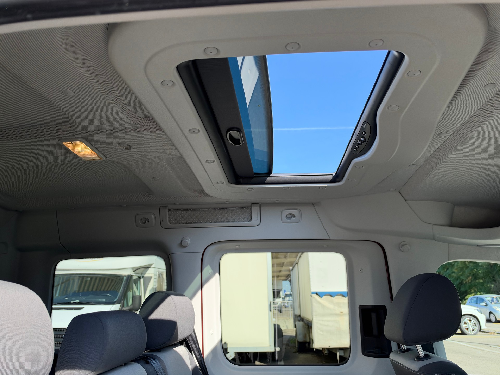 VW Caddy 1.6 TDI Blue Motion Technology Trendline DSG-image-14