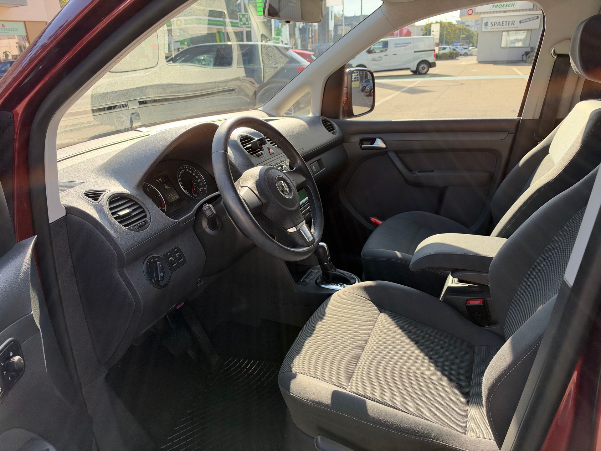 VW Caddy 1.6 TDI Blue Motion Technology Trendline DSG-image-10