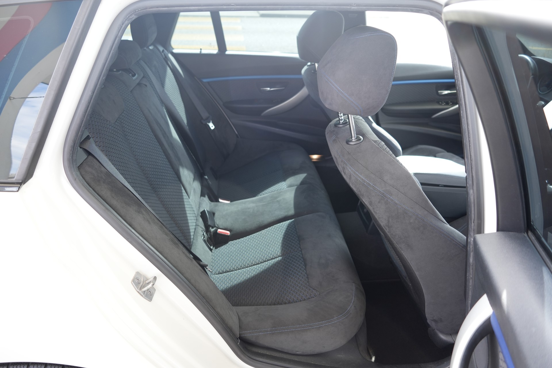 BMW 320d xDrive Touring M Sport Line Steptronic-image-11