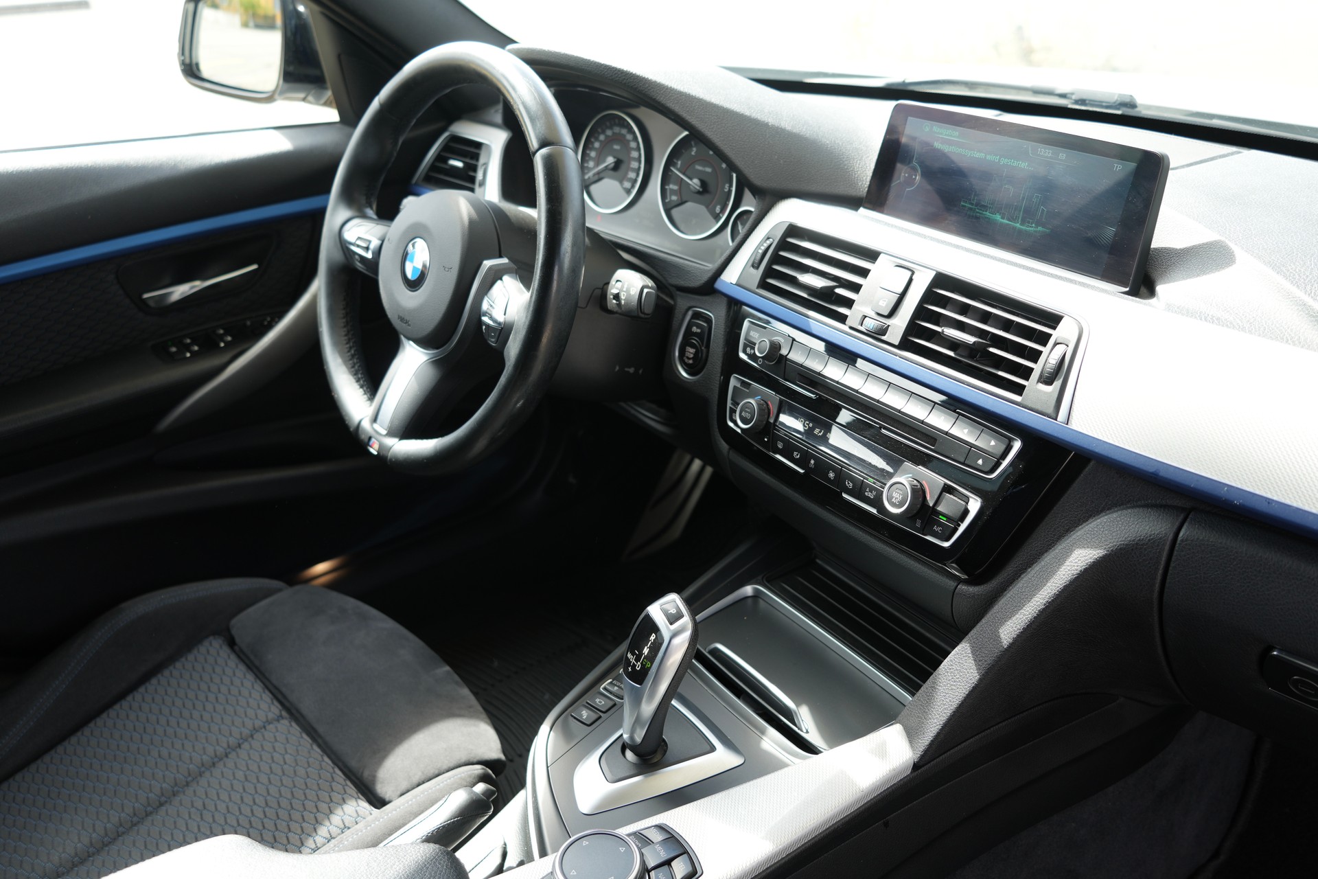 BMW 320d xDrive Touring M Sport Line Steptronic-image-9