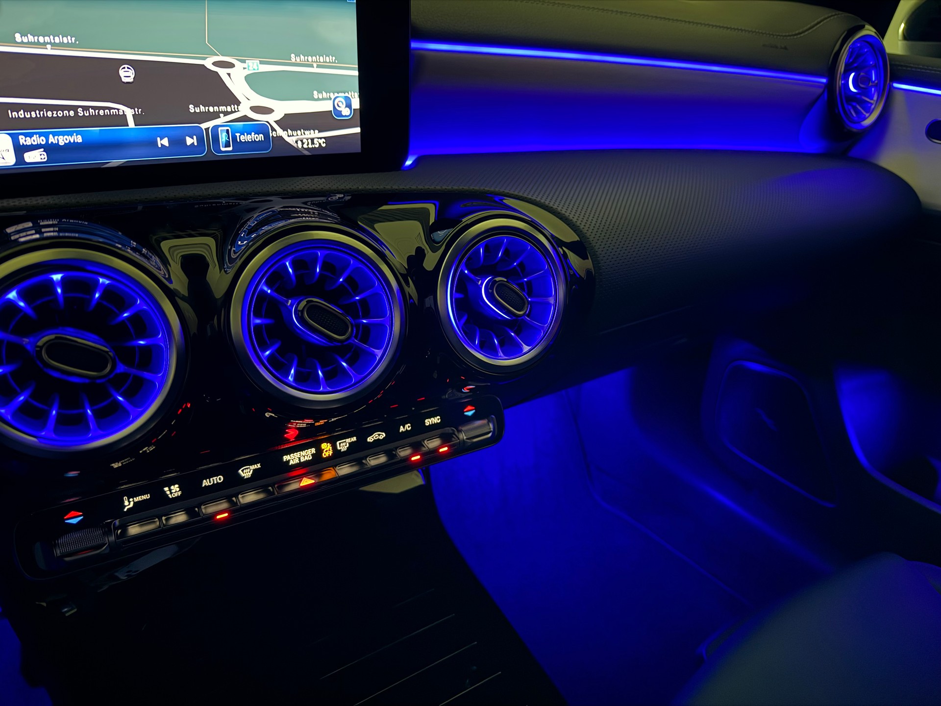 MERCEDES-BENZ A 200 AMG Line Premium Plus 7G-DCT-image-20