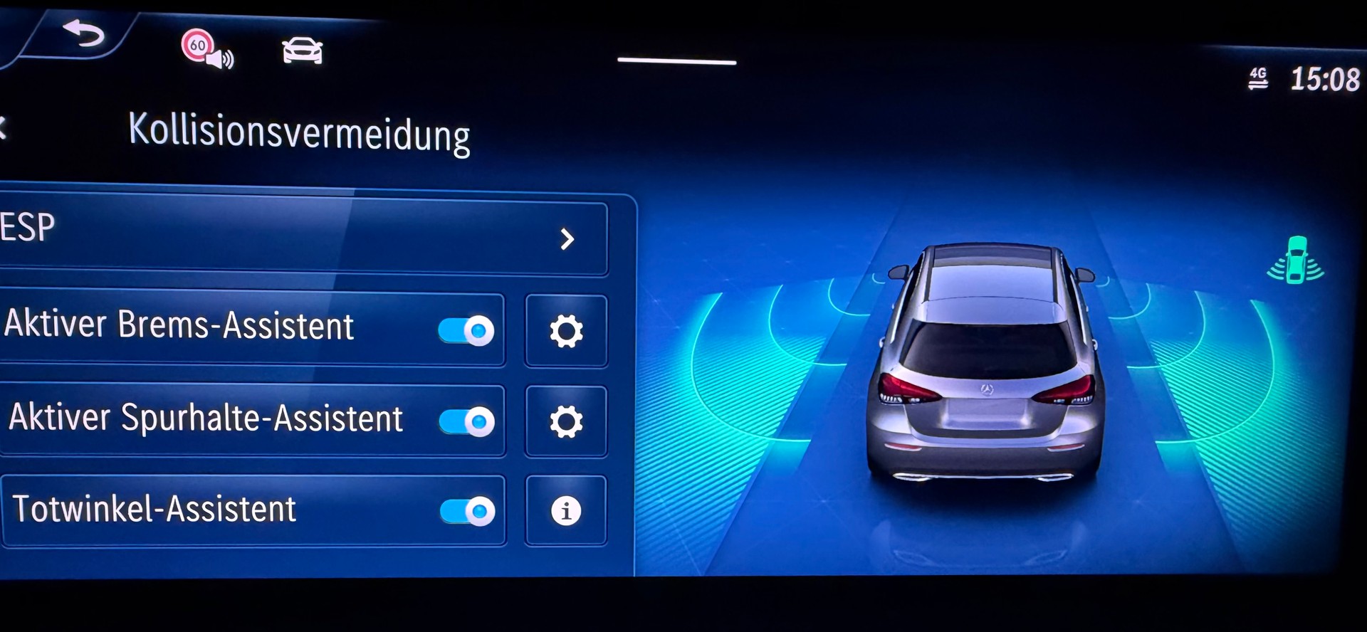 MERCEDES-BENZ A 200 AMG Line Premium Plus 7G-DCT-image-11