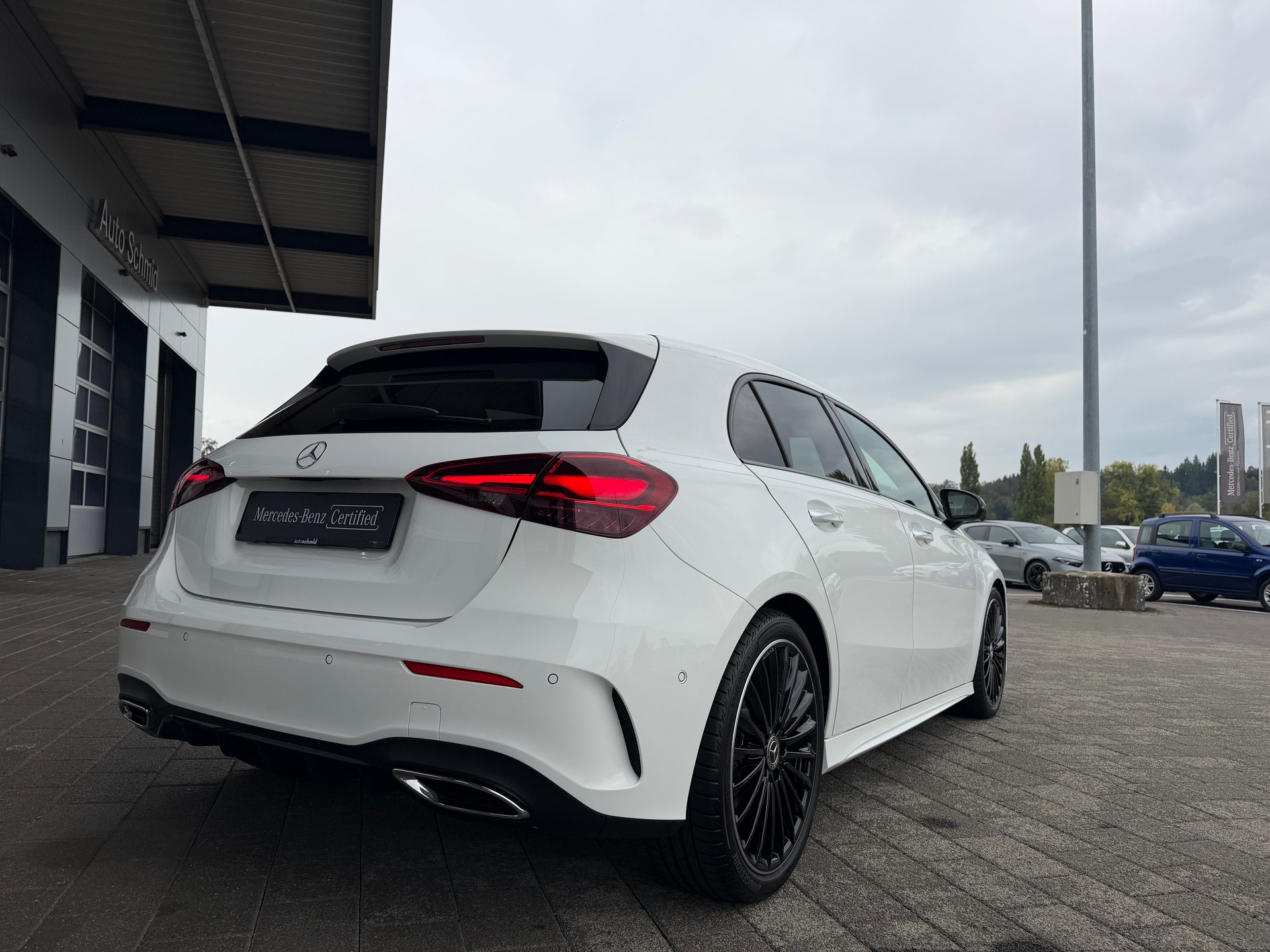 MERCEDES-BENZ A 200 AMG Line Premium Plus 7G-DCT-showroom-element-1