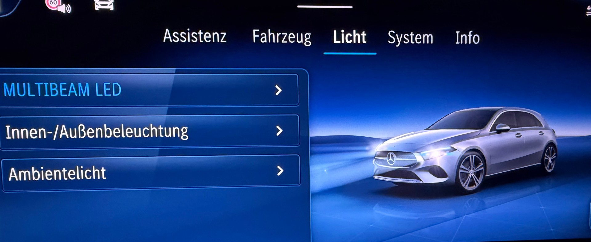 MERCEDES-BENZ A 200 AMG Line Premium Plus 7G-DCT-image-18