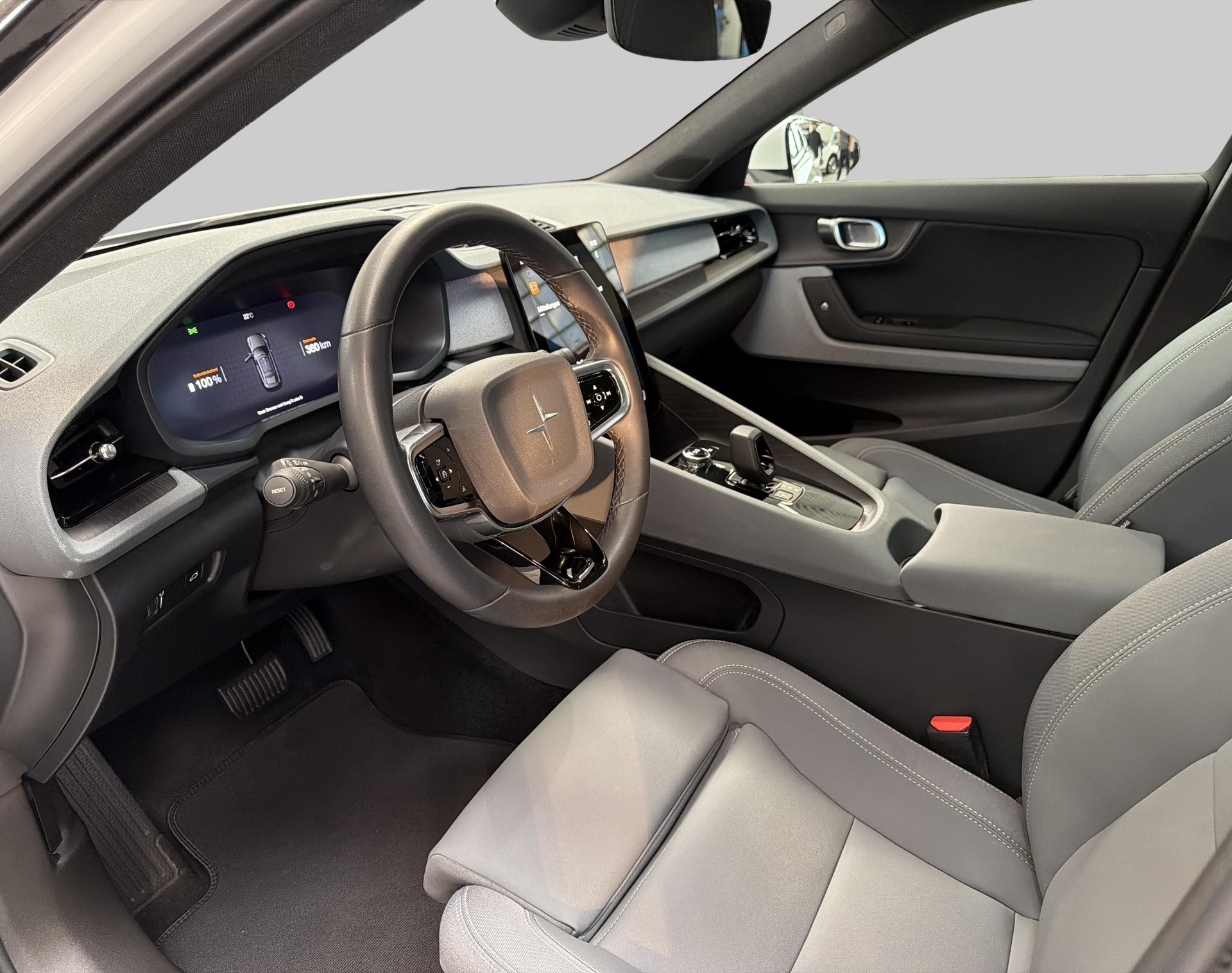 POLESTAR 2 Long Range Dual Motor-image-3