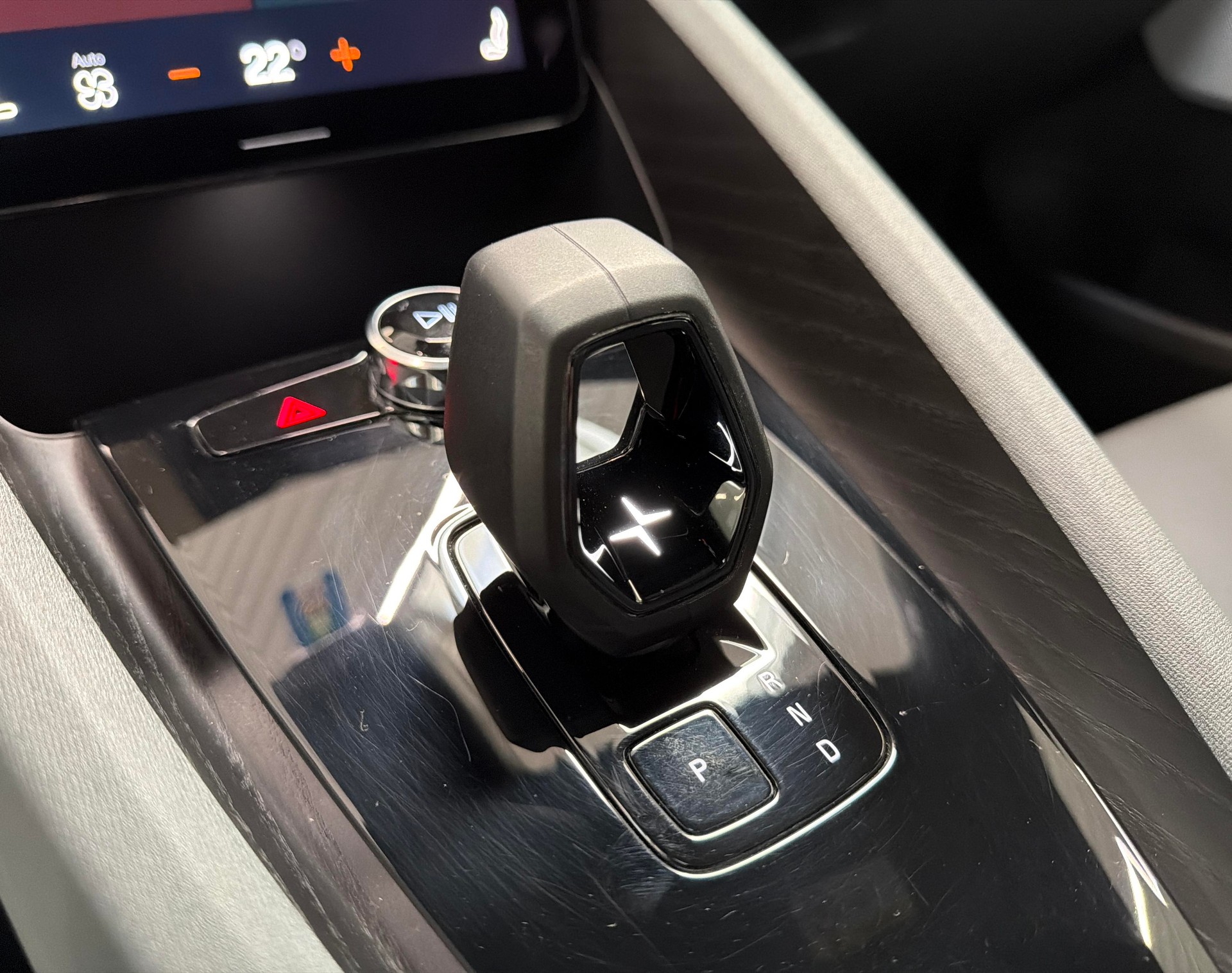 POLESTAR 2 Long Range Dual Motor-image-13