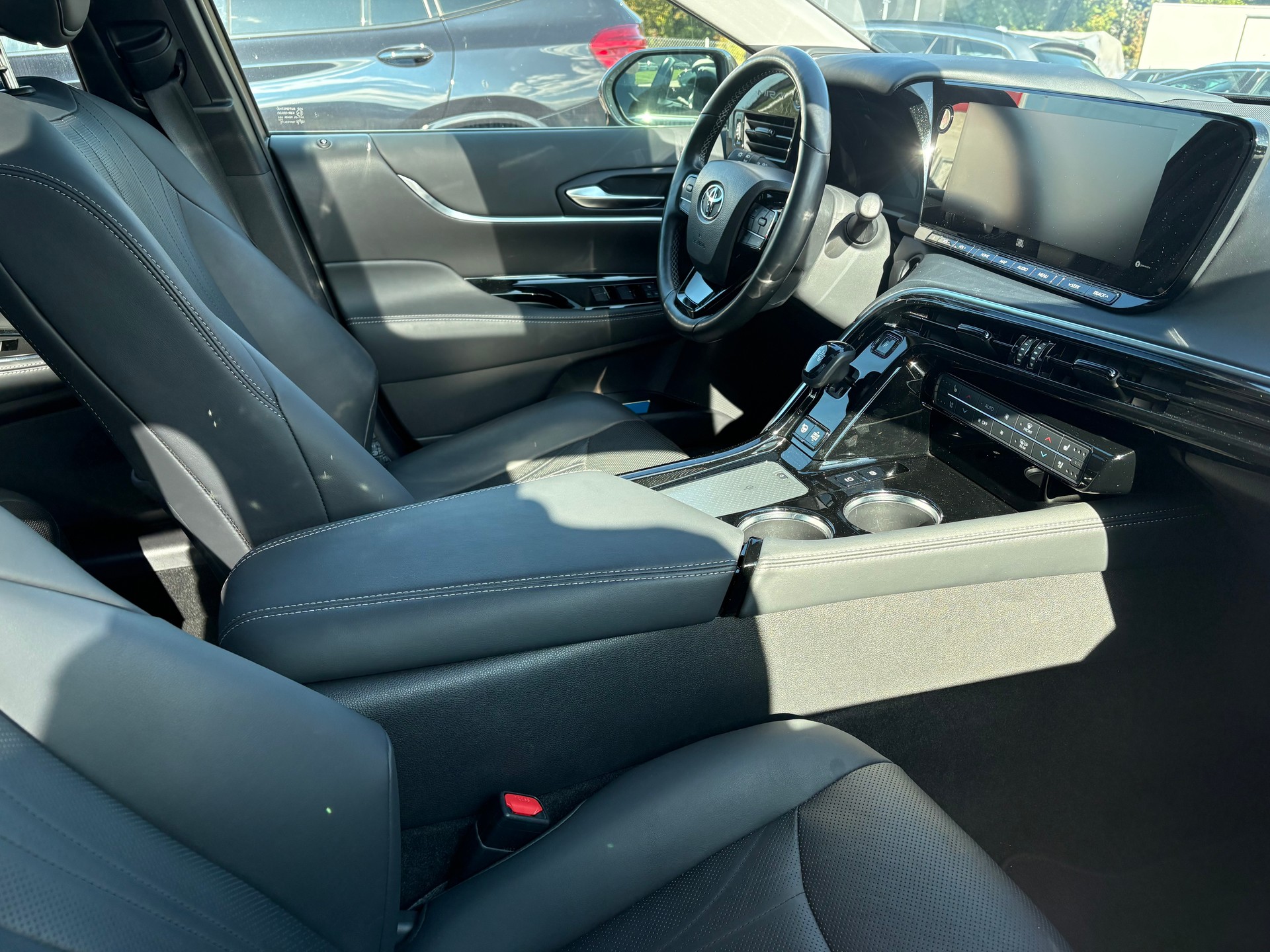 TOYOTA Mirai Fuel cell Platinum-image-6