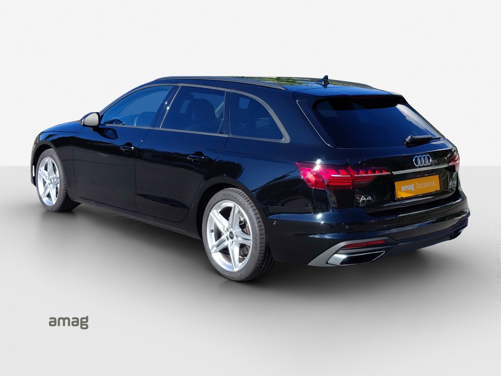 AUDI A4 Avant 40 TDI Attraction quattro S-tronic-image-2