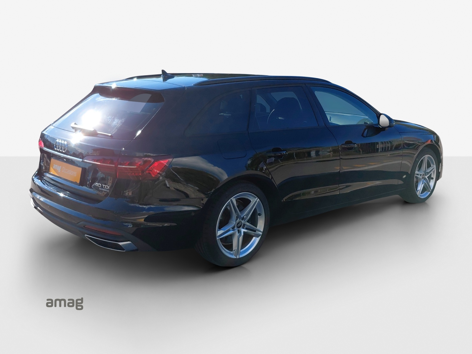 AUDI A4 Avant 40 TDI Attraction quattro S-tronic-image-4