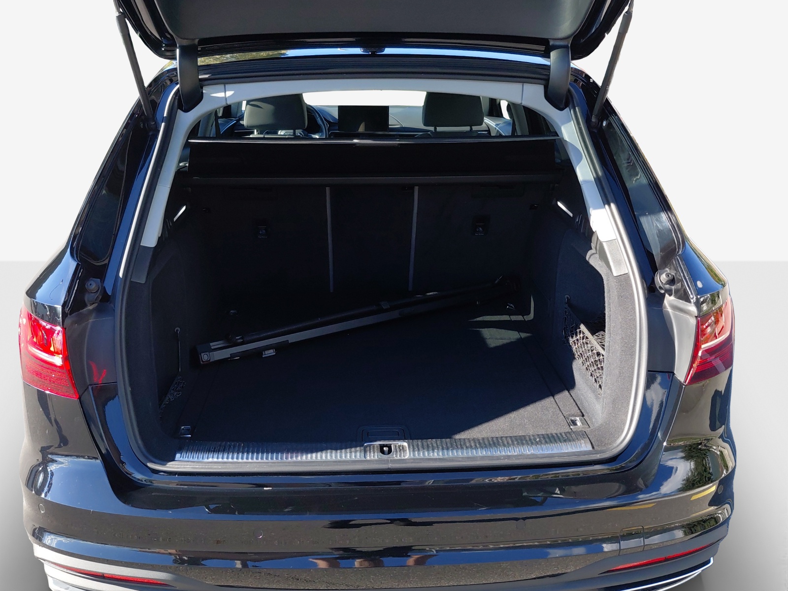 AUDI A4 Avant 40 TDI Attraction quattro S-tronic-image-12