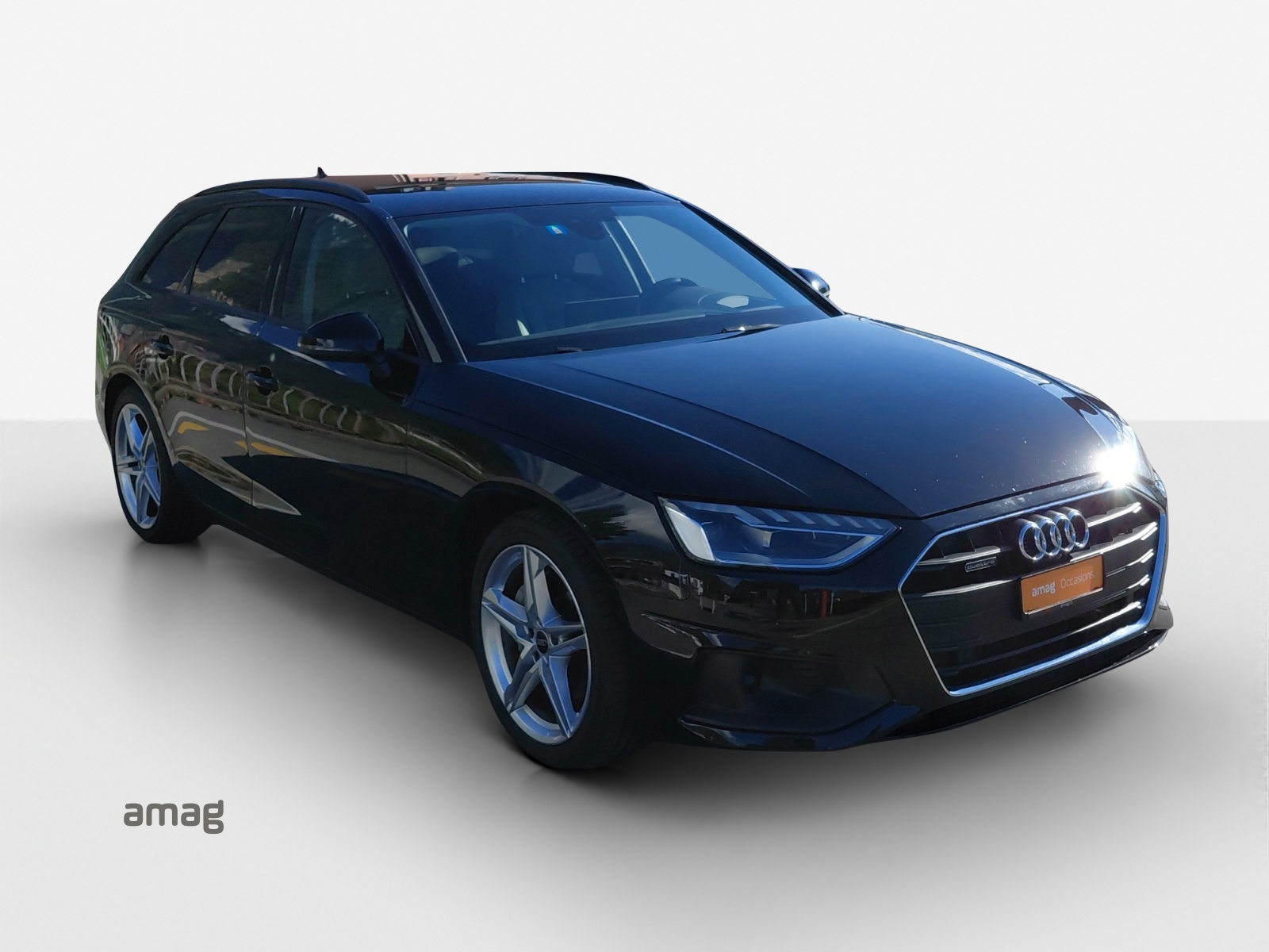 AUDI A4 Avant 40 TDI Attraction quattro S-tronic-image-5