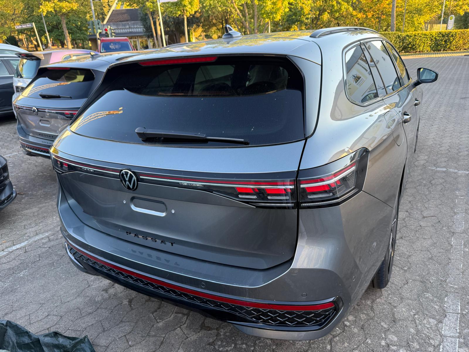VW Passat Variant 2.0 TSI evo4 R-Line 4 Motion DSG-image-2