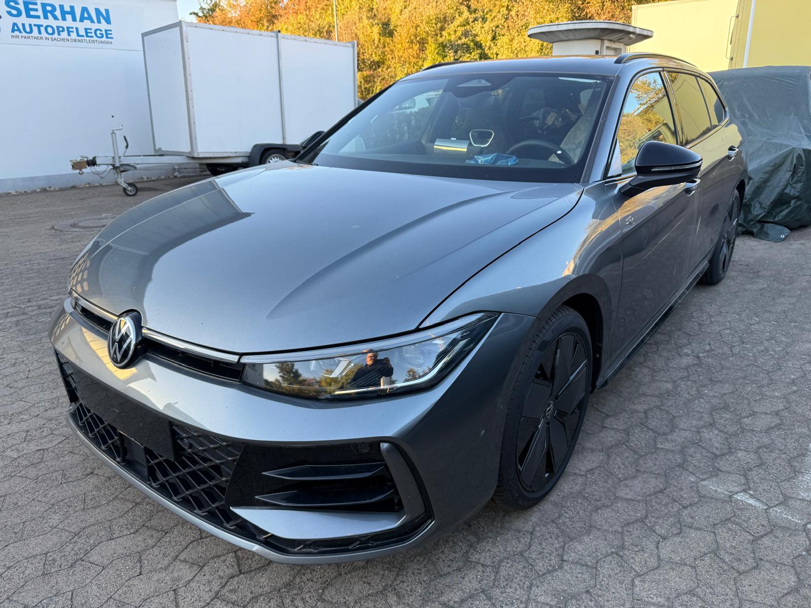 VW Passat Variant 2.0 TSI evo4 R-Line 4 Motion DSG-image-1
