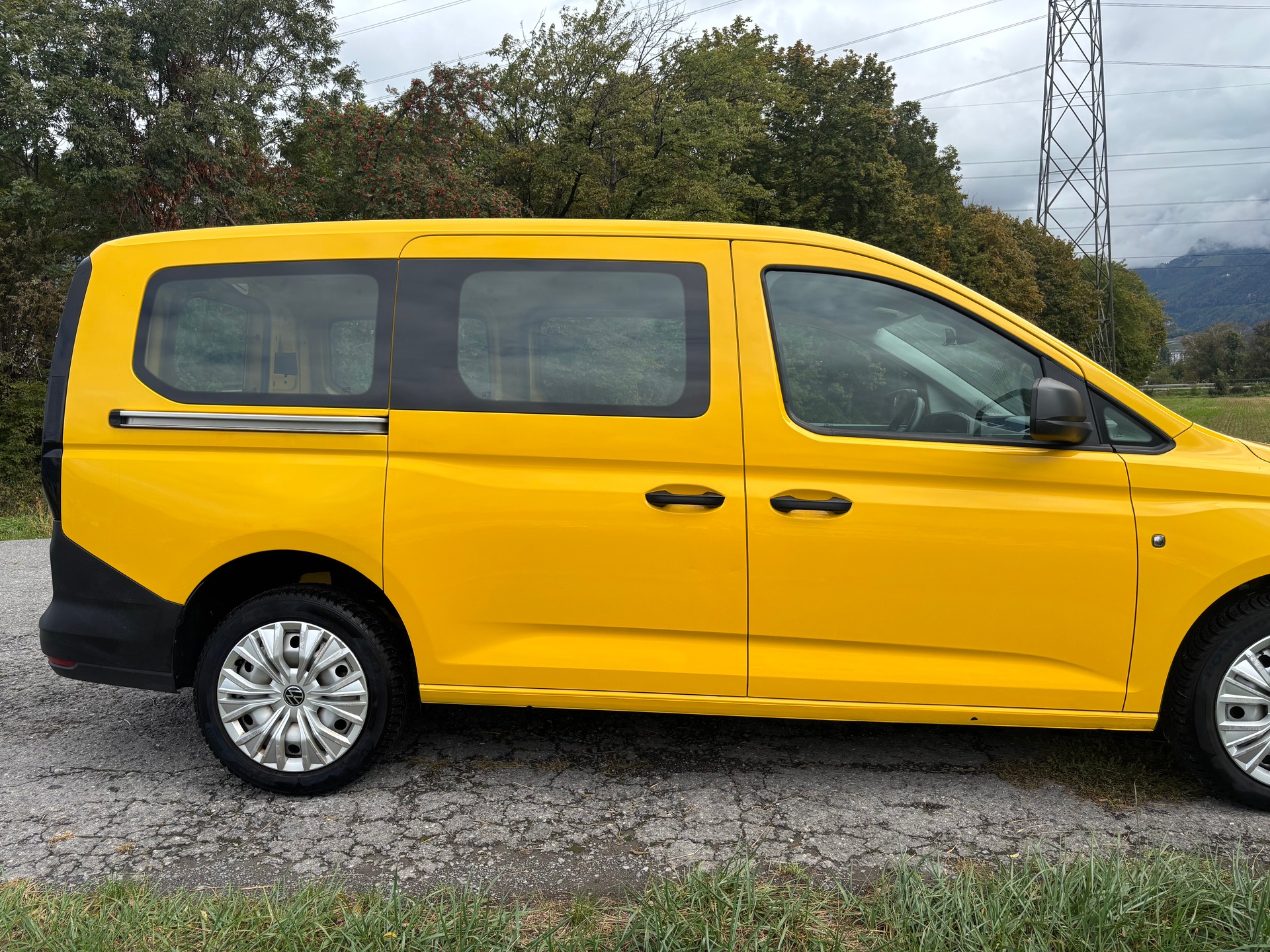 VW Caddy Cargo 2.0TDI Maxi 4Motion-image-3